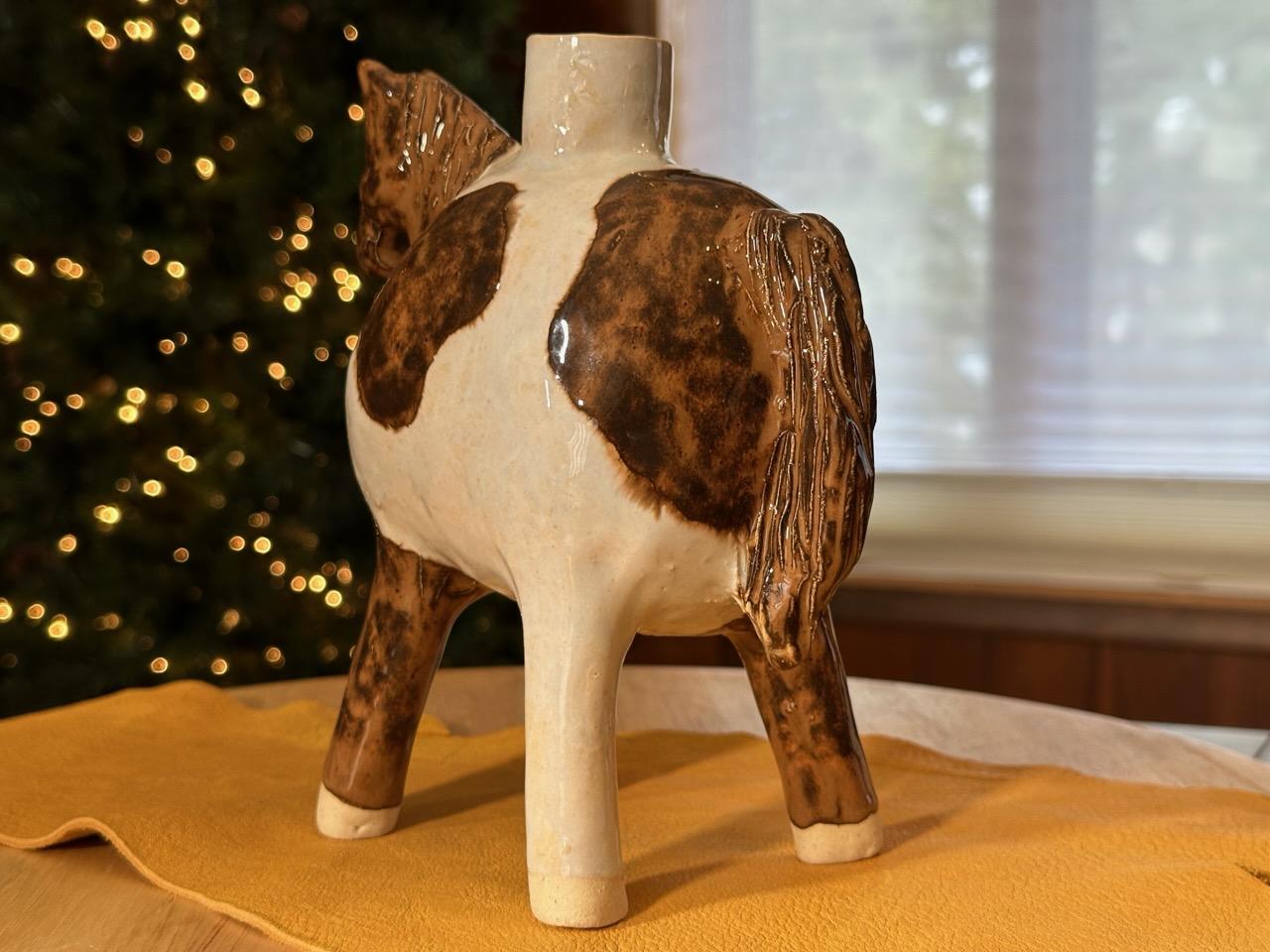 Paint Horse Ceramic Vase (Yellowstone Wild Life) White Stoneware, glossy glaze For Sale 3