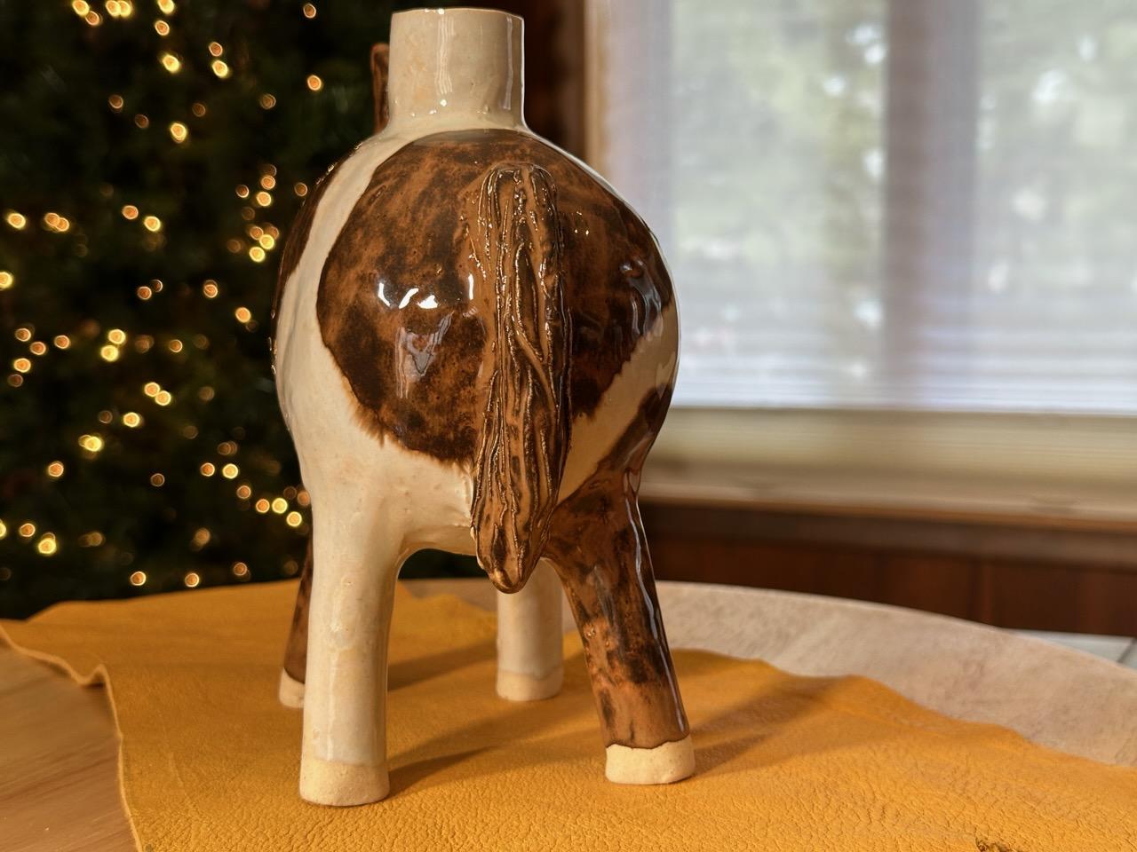 Paint Horse Ceramic Vase (Yellowstone Wild Life) White Stoneware, glossy glaze For Sale 4