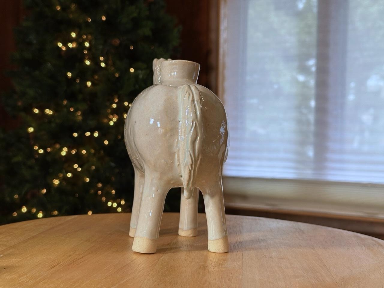 Jarrón Caballo Blanco (Yellowstone Wild Life Ceramics) Gres blanco, vidriado brillante en venta 6