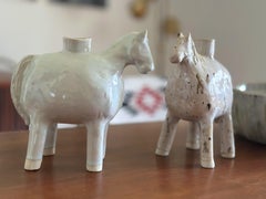 Vaso White Horse (Yellowstone Wild Life Ceramics) Gres bianco, smalto lucido