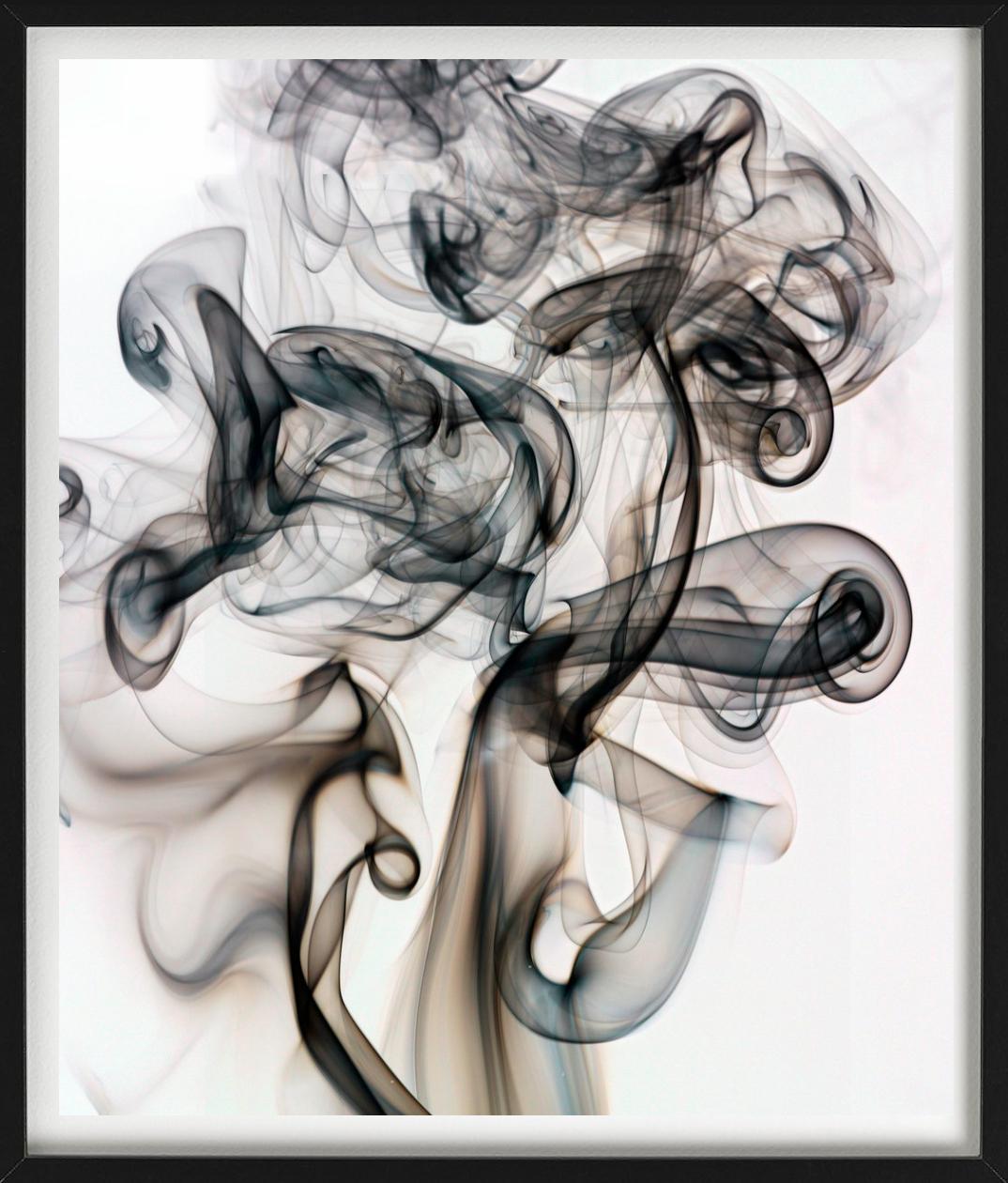 Fumée, photographie d'art - Contemporain Photograph par Jesse Frohman