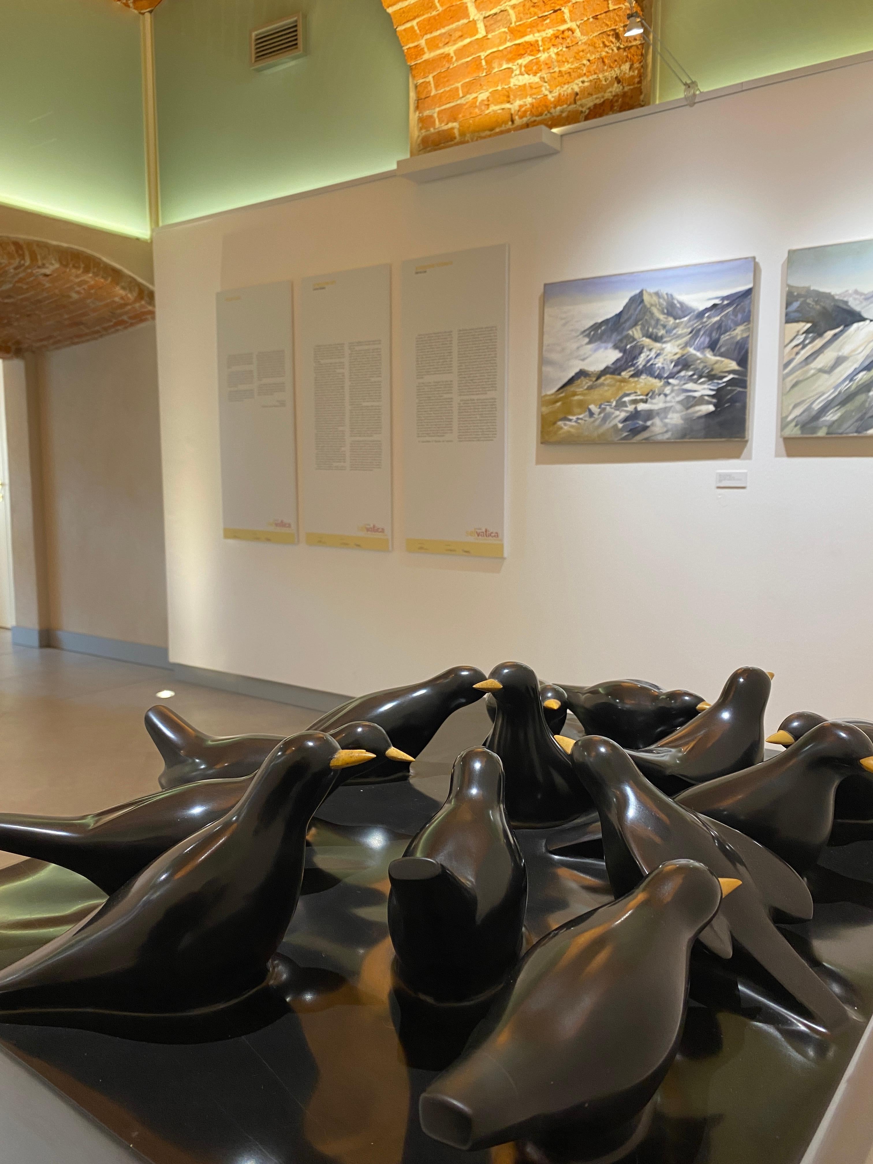 Escultura única de mármol negro de Bélgica - 13 mirlos realizada por Jessica Carroll en venta 2