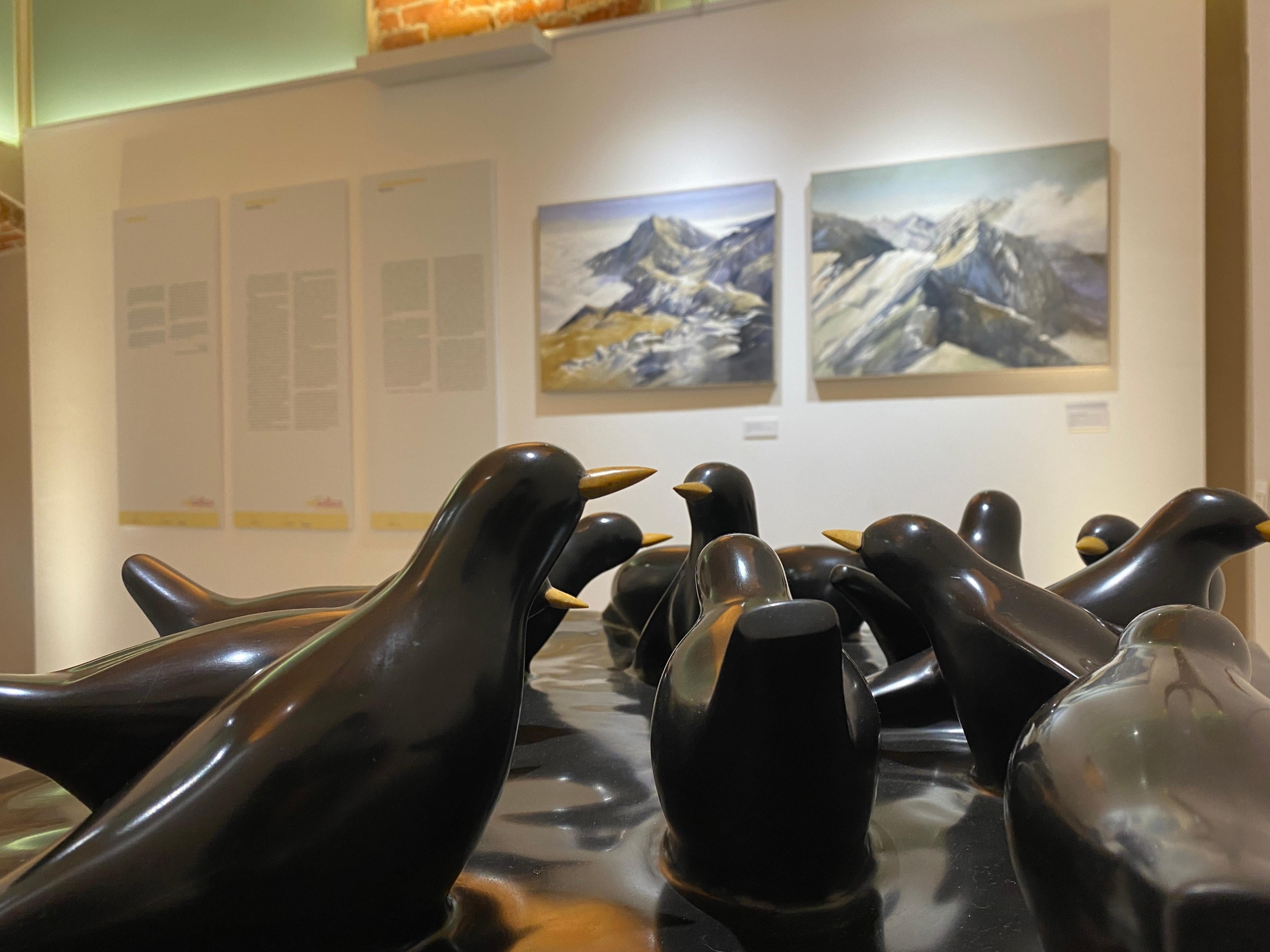 Escultura única de mármol negro de Bélgica - 13 mirlos realizada por Jessica Carroll en venta 3