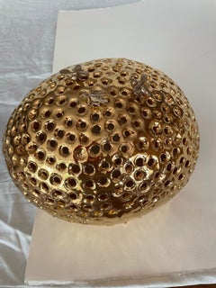 Round dance - true gold ceramic bee hive sculpture - made in Italy