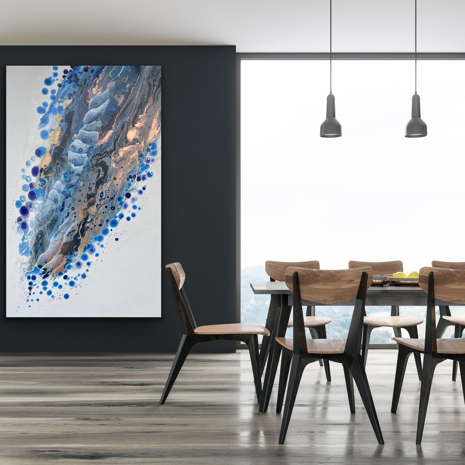 This collection is inspired in the deep ocean. The deep ocean has always been a mistery for me, in this series I wanted to make my own interpretation of the jellyfish and the bubbles that surround the Darkness of the ocean. Every element has its own