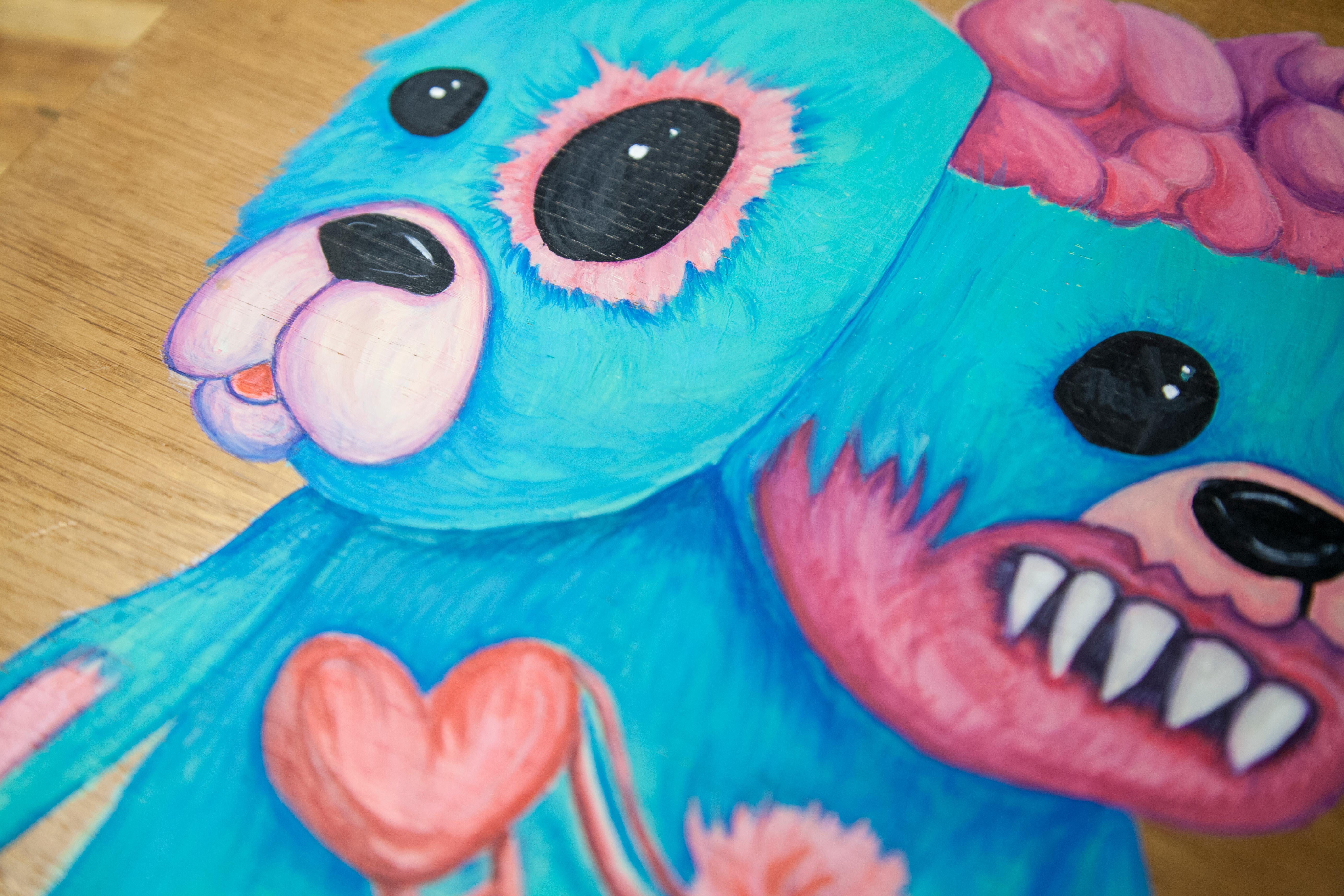 Bubbly Bear - Painting by Jessica Pliez