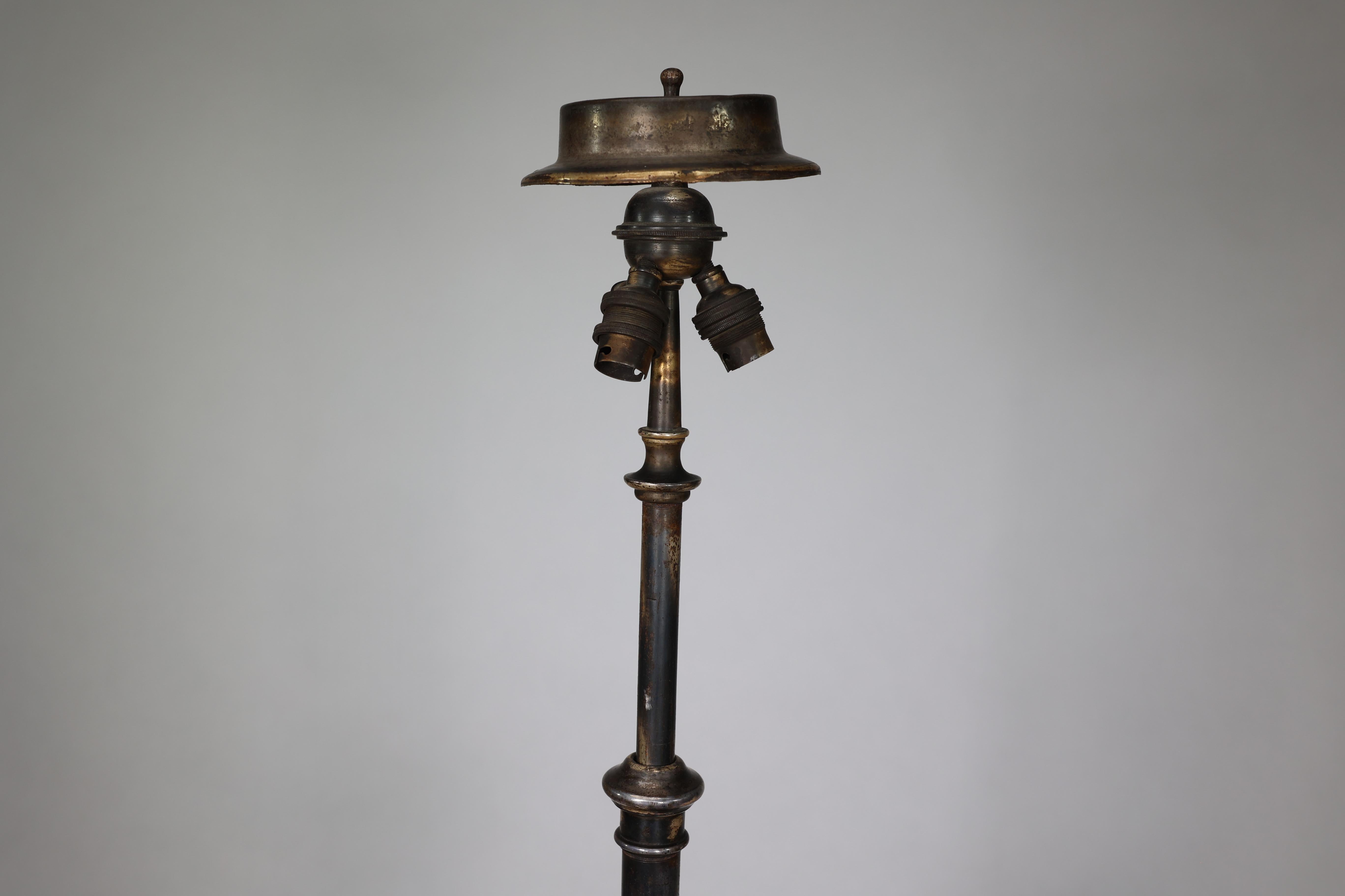 Jesson Birkett (attributed). An hand hammered copper standard floor lamp 8