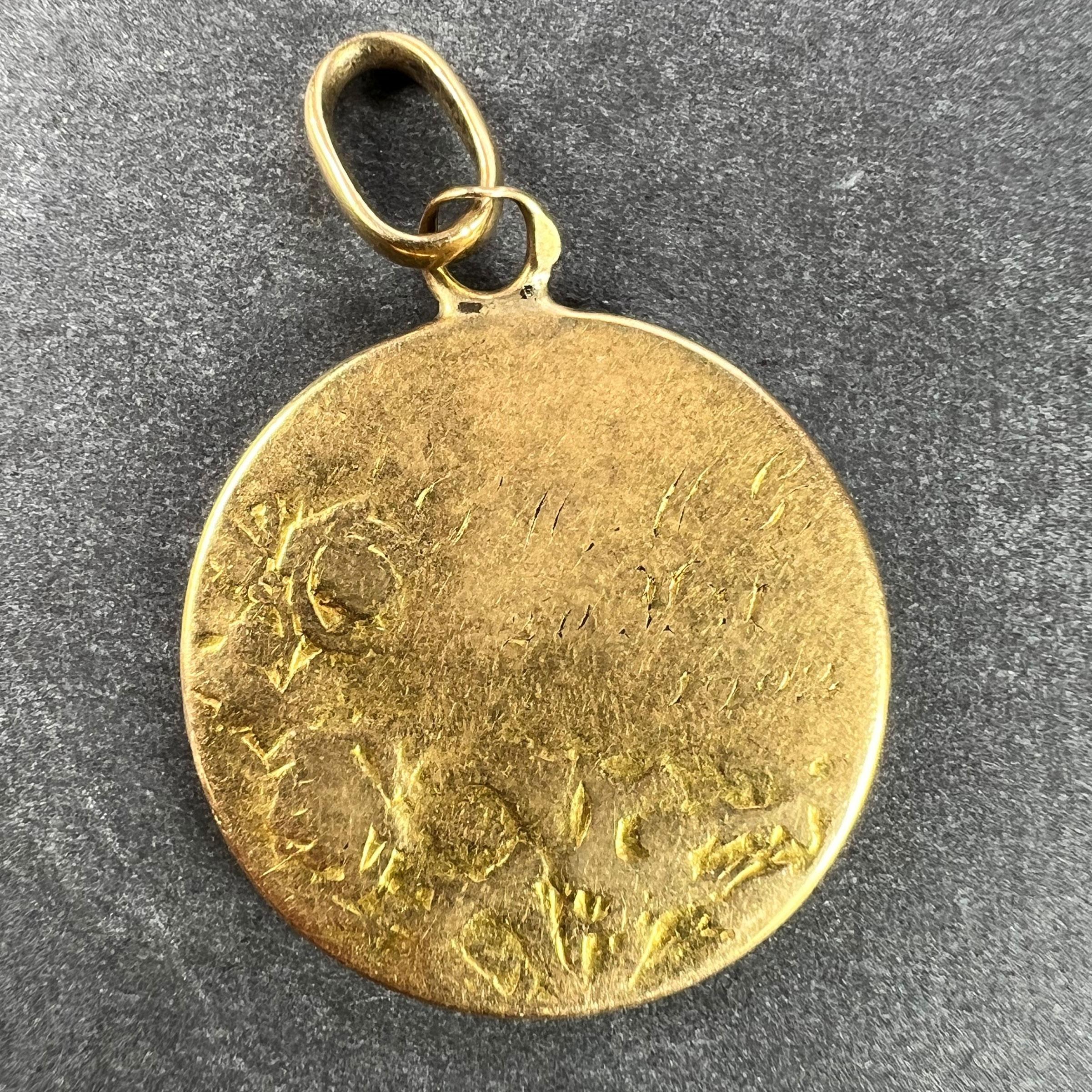 Jesus Christ Blessing Marriage 18K Yellow Gold Wedding Charm Pendant In Fair Condition For Sale In London, GB
