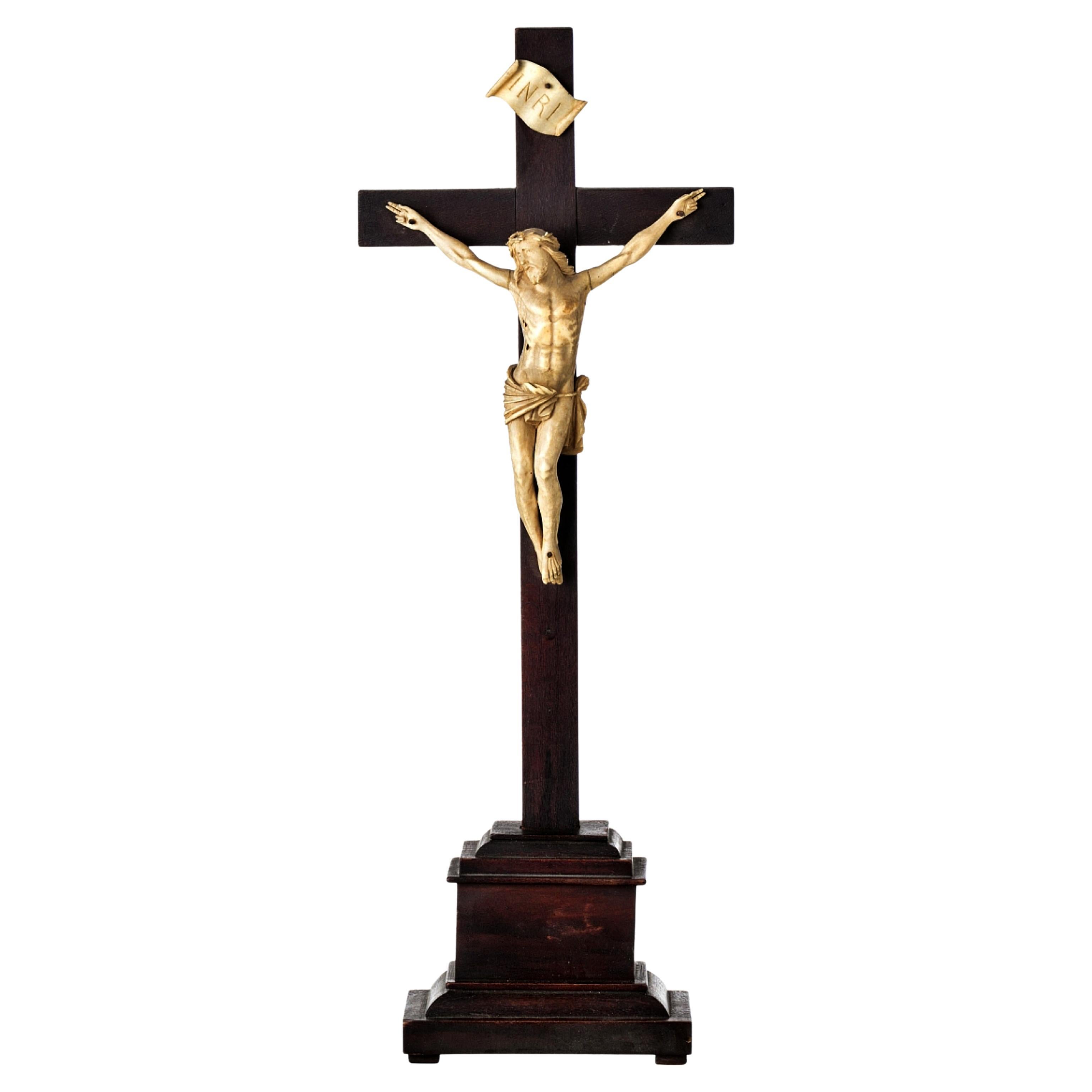 JESUS CHRIST CRUCIFIÉ 19e siècle  Sculpture italienne  en vente