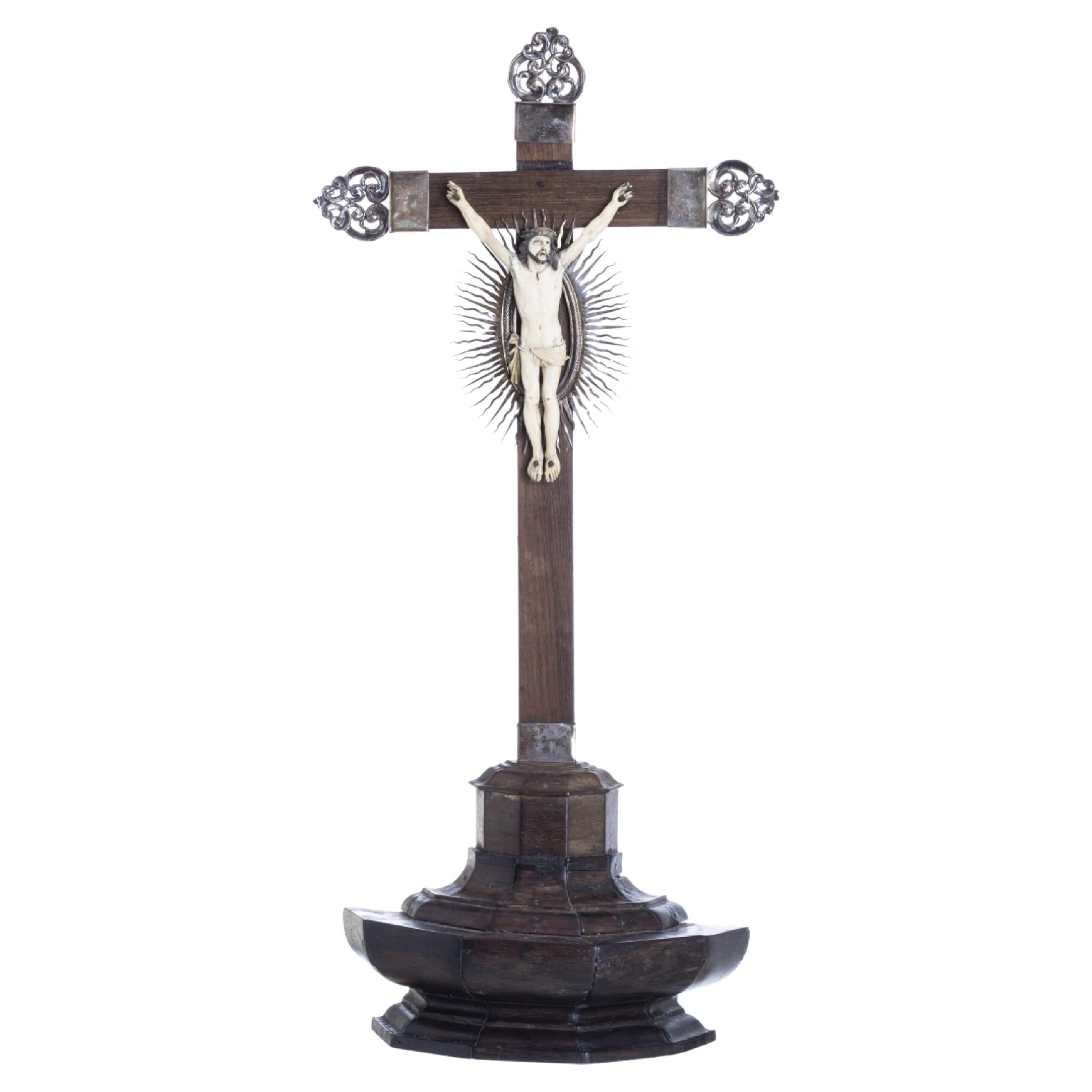 JÉSUS CHRIST CRUCIFIÉ  Sculpture INDO-portugaise du 17ème siècle en vente