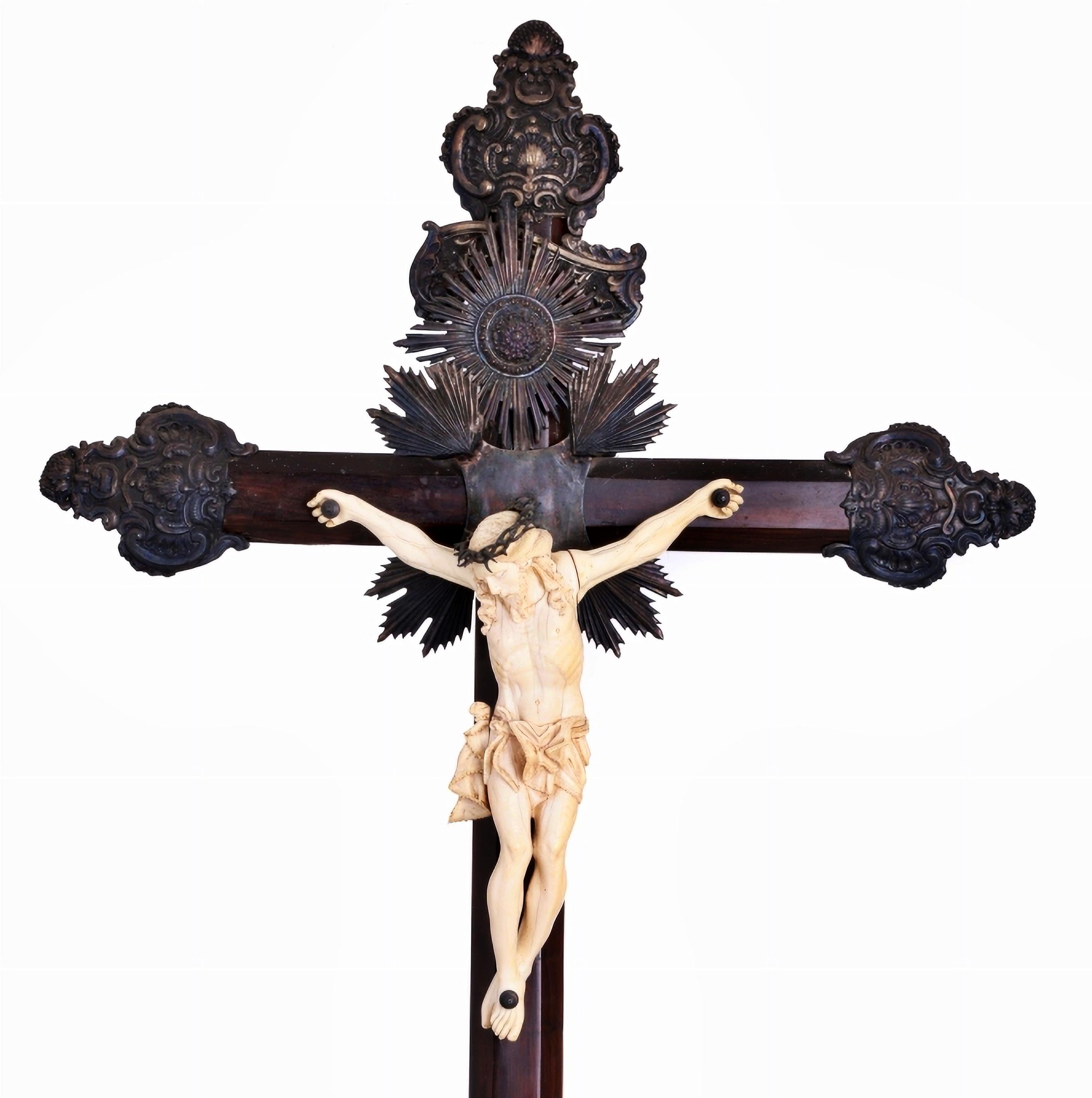 Hand-Crafted JESUS CHRIST CRUCIFIED  Indo-Portuguese sculpture from the 18th Century For Sale