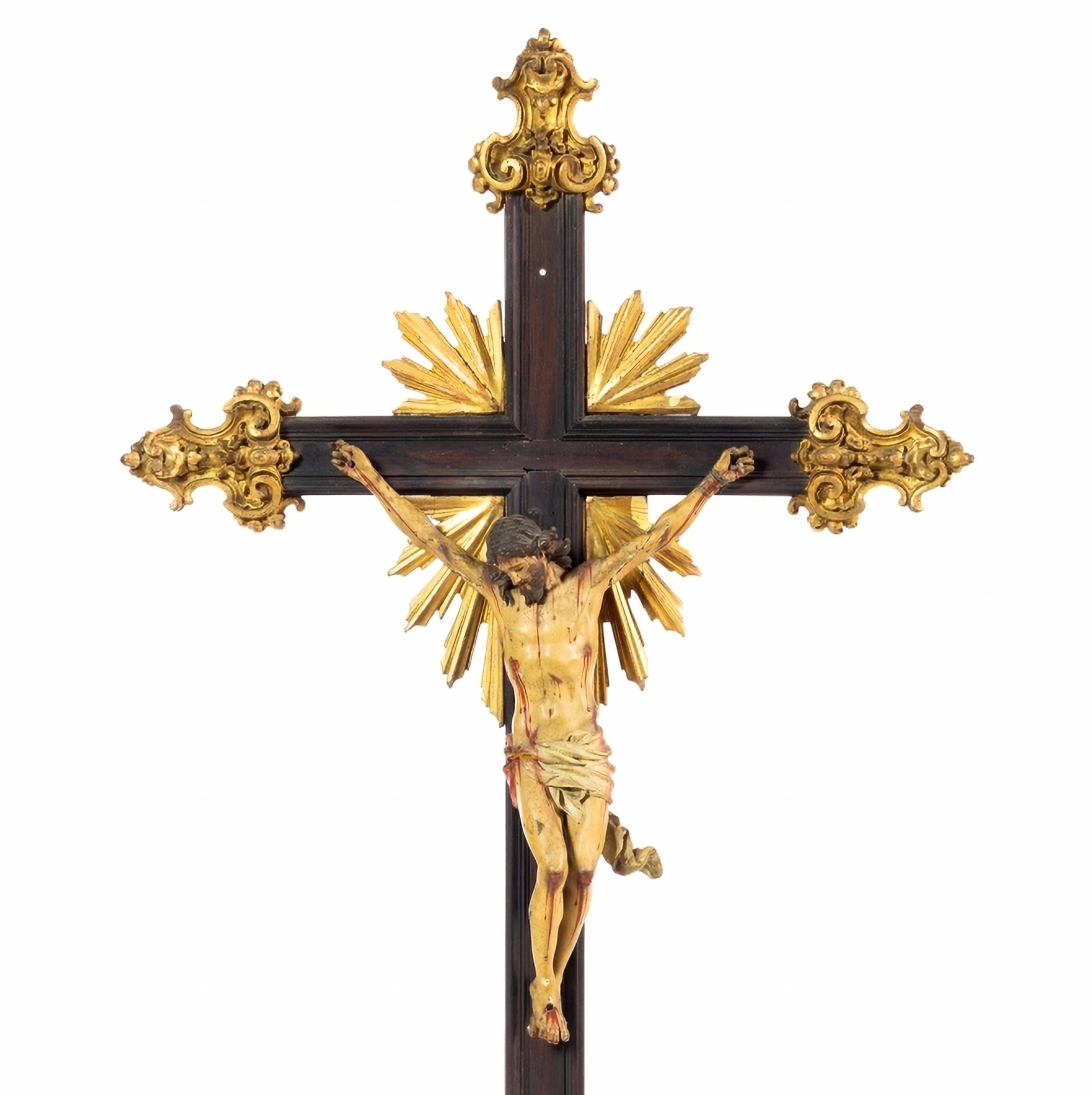 Hand-Crafted Jesus Christ Crucified Portuguese Sculpture 18th Century H: 98cm For Sale