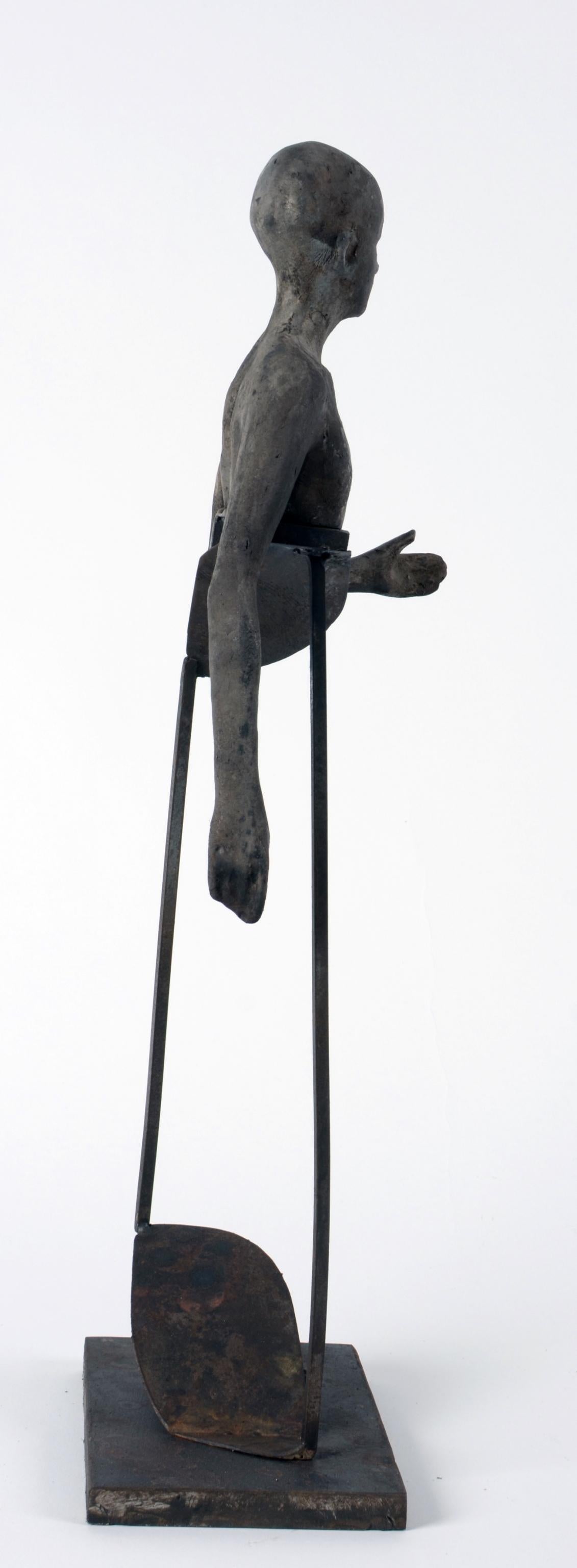 Aire IV:: Kopf:: Torso und Fuß aus Bronze mit abstrakter Stahlskulptur mit offenem Körper (Zeitgenössisch), Sculpture, von Jesus Curia Perez
