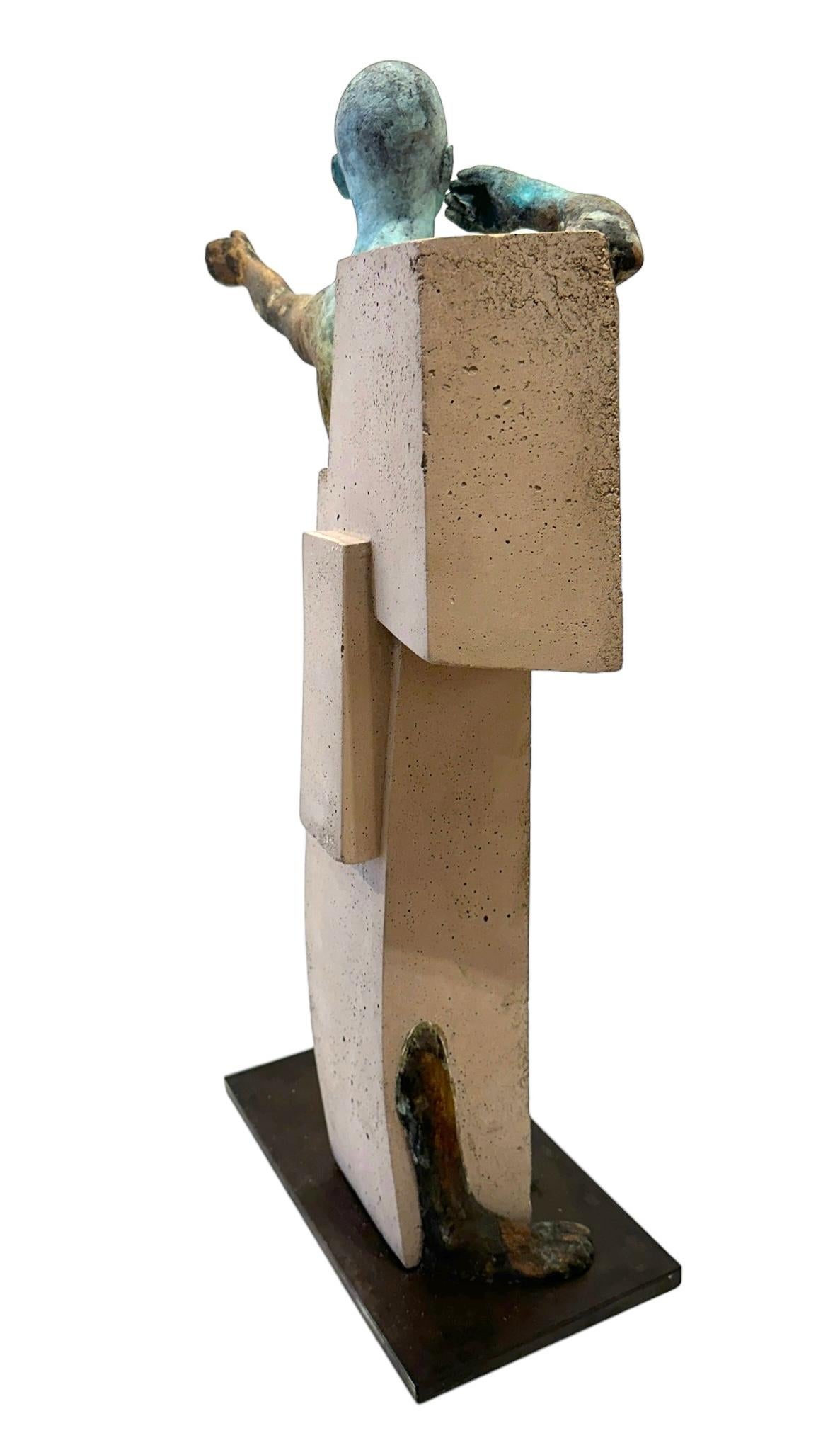 Arco II - Figure en bronze tirant une flèche, patine vert-de-gris, socle en acier en vente 1
