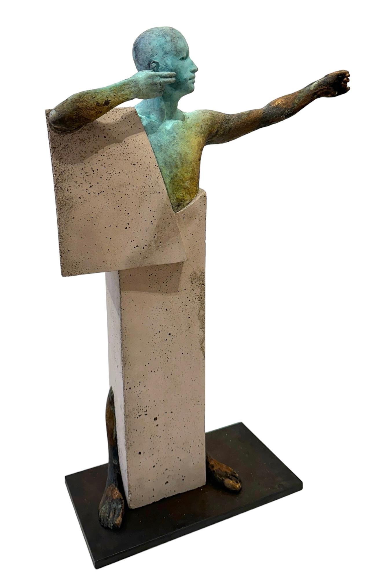 Arco II - Figure en bronze tirant une flèche, patine vert-de-gris, socle en acier en vente 2