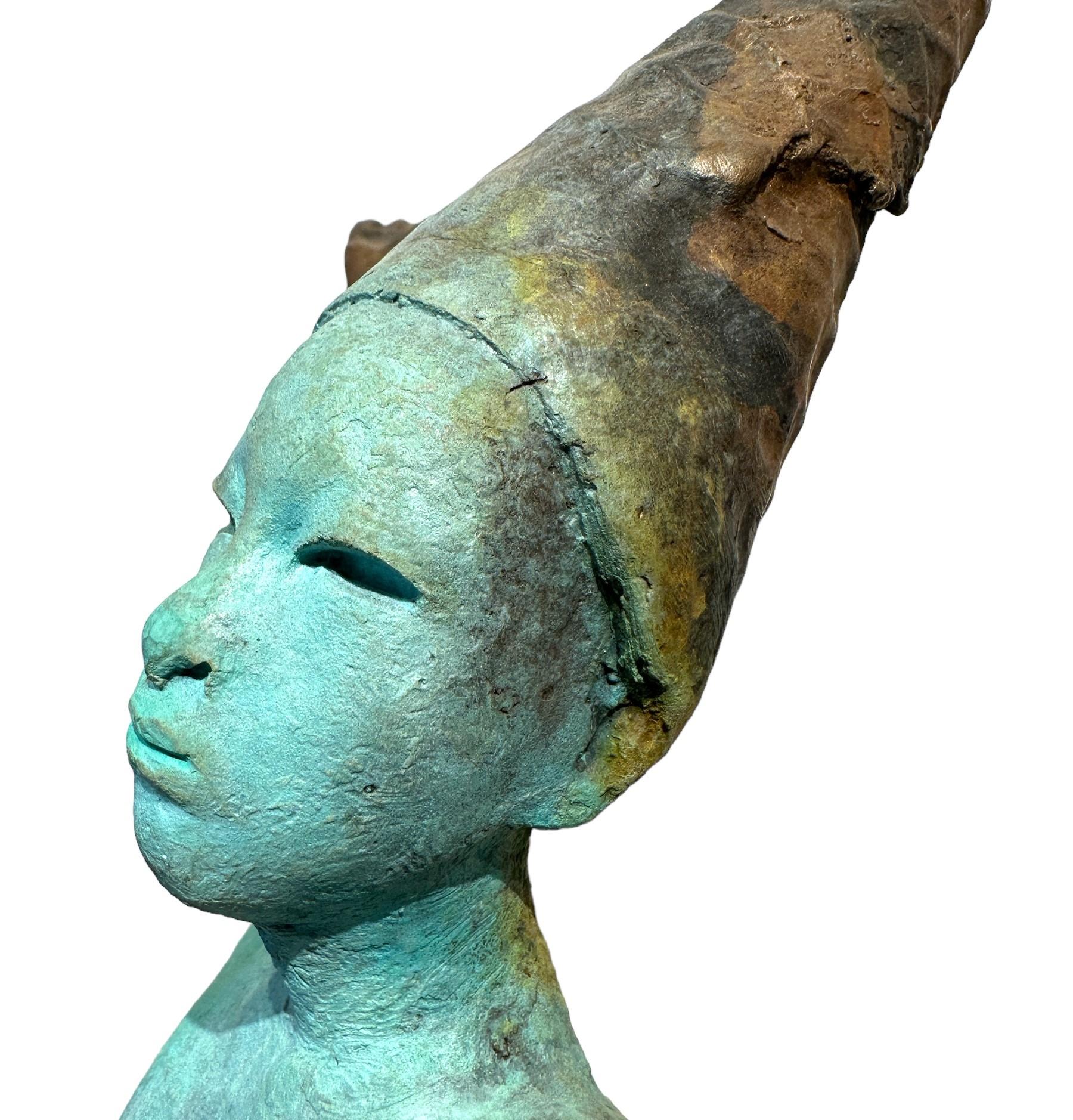 Arlequin I, Sculpture de la Commedia dell'arte en bronze, Figure avec bras tendus 1