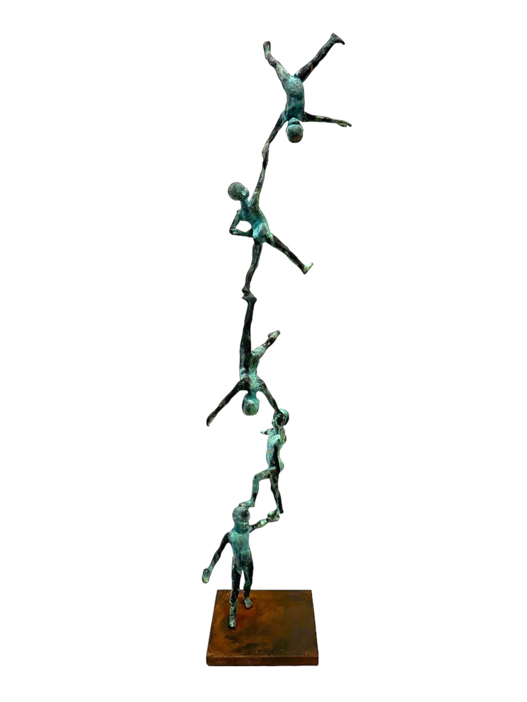 Jesús Curiá Pérez
Columna
bronce, A/P
33h x 8w x 7d pulg.
83,82h x 20,32w x 17,78d cm
JCP064

Las esculturas de Jesús Curiá despiertan algo más que un placer puramente estético. Podemos analizar su obra racionalmente y destacar la calidad de sus