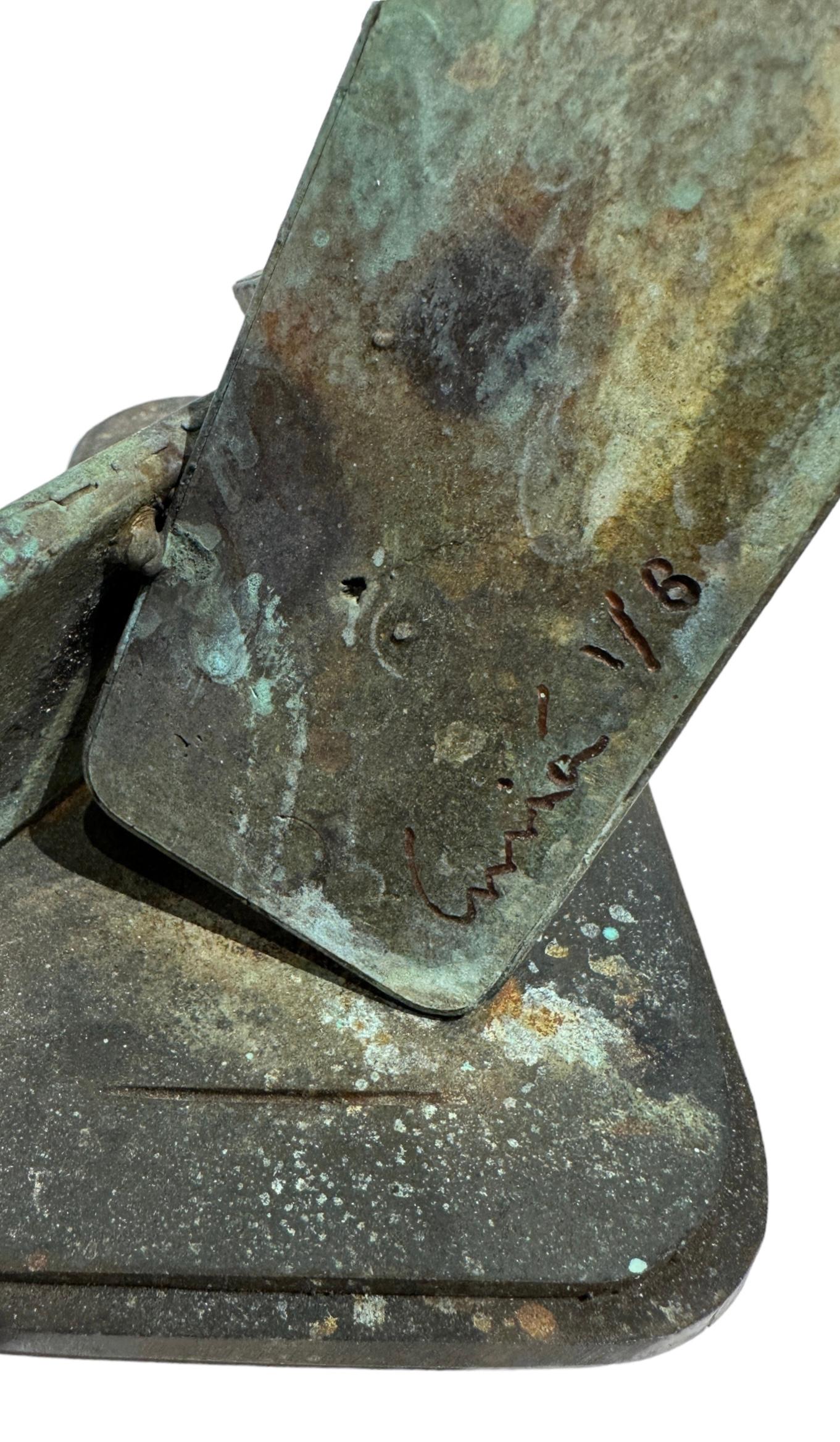 Conectados VI – Bronzefigur aus einer Kollektion gestapelter Kacheln im Angebot 9