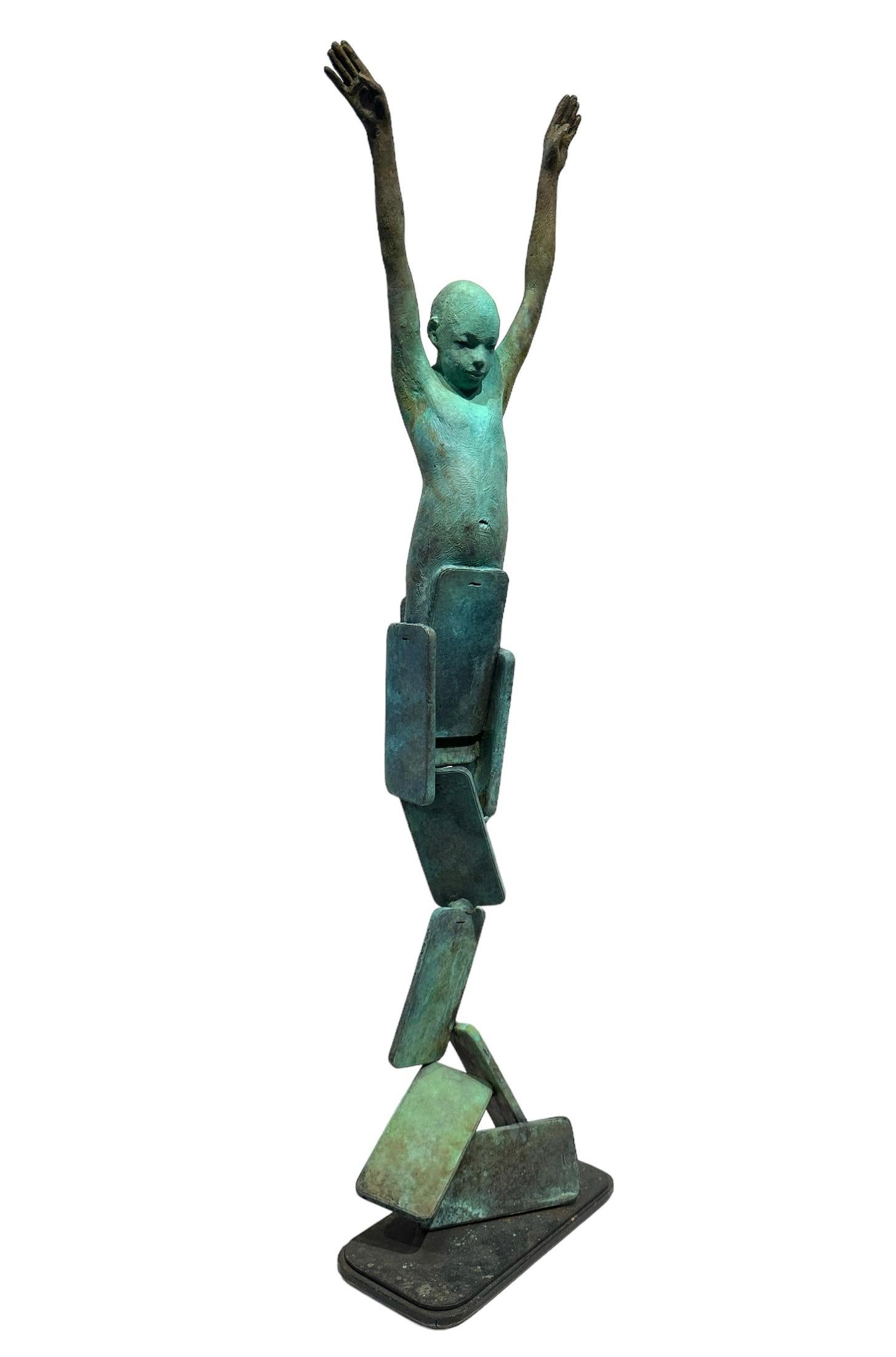 Conectados VI – Bronzefigur aus einer Kollektion gestapelter Kacheln im Angebot 2