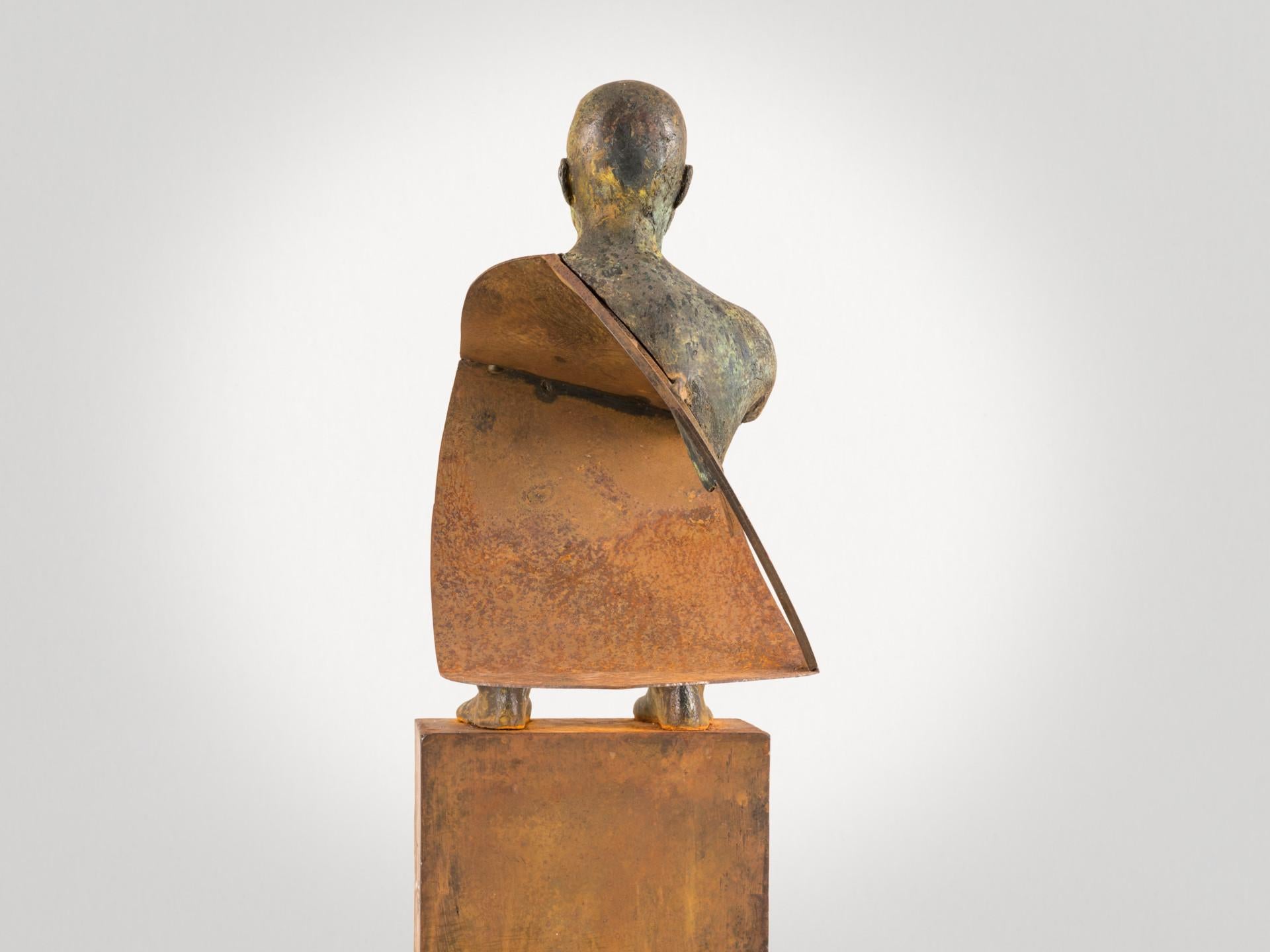 Decisión, 2011, Jesus Curiá, Figurative Art, Bronze and Iron Sculpture, Green  For Sale 5