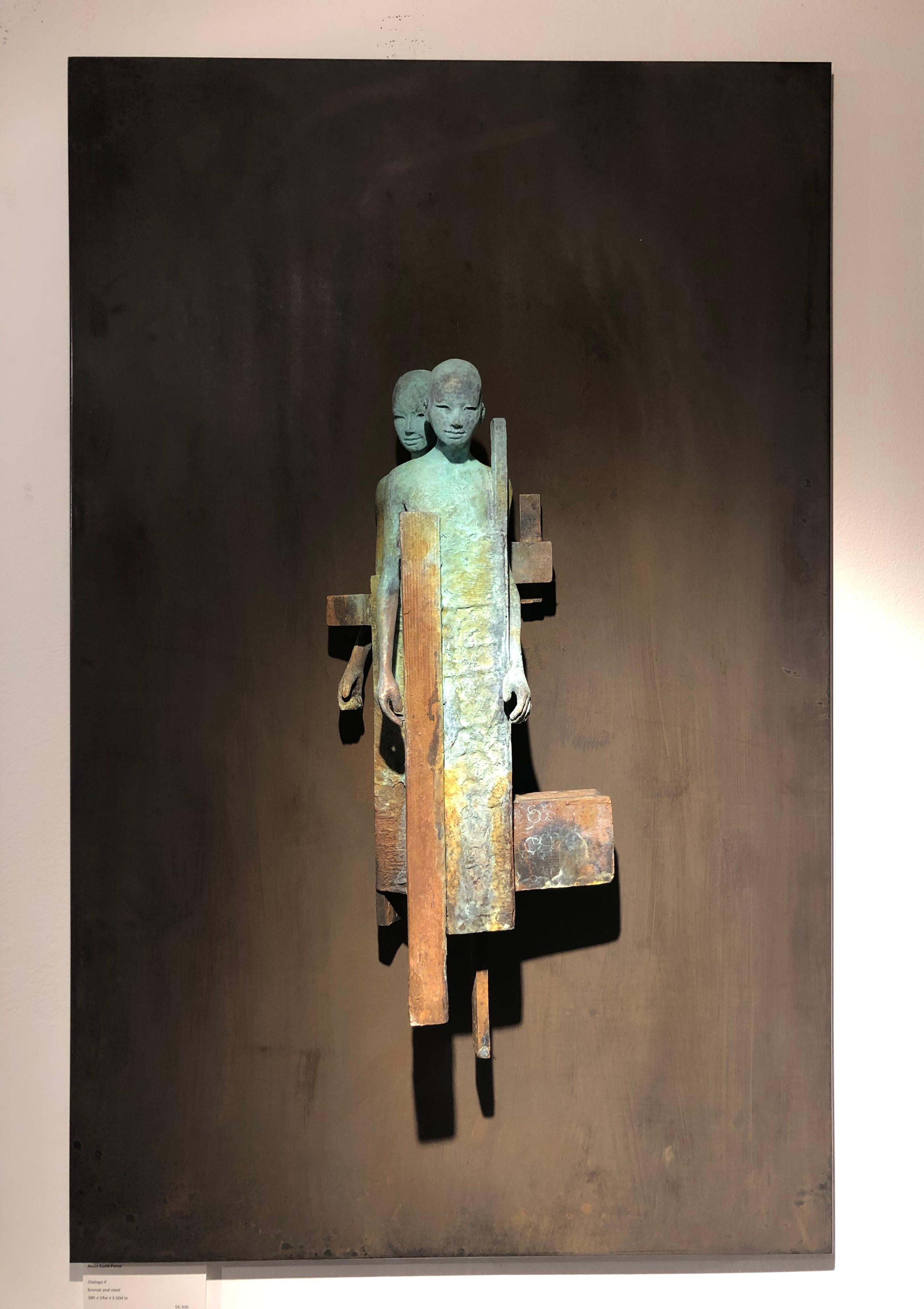 Dialogo II - Bronze Wall Sculpture With Verdegris, Rust Patina and 2 Figures - Gold Figurative Sculpture by Jesus Curia Perez