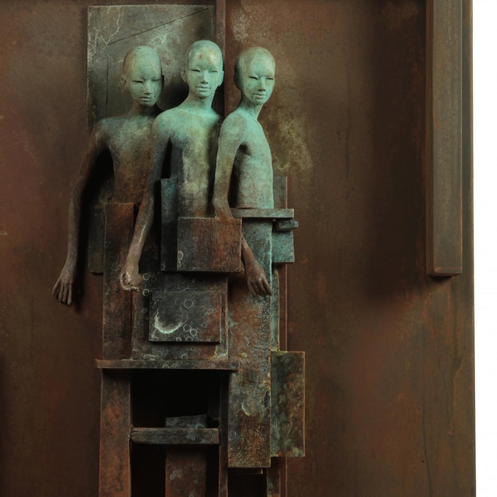 Escena III - Bronze and Steel Wall Sculpture with Three Abstracted Figures - Gold Abstract Sculpture by Jesus Curia Perez