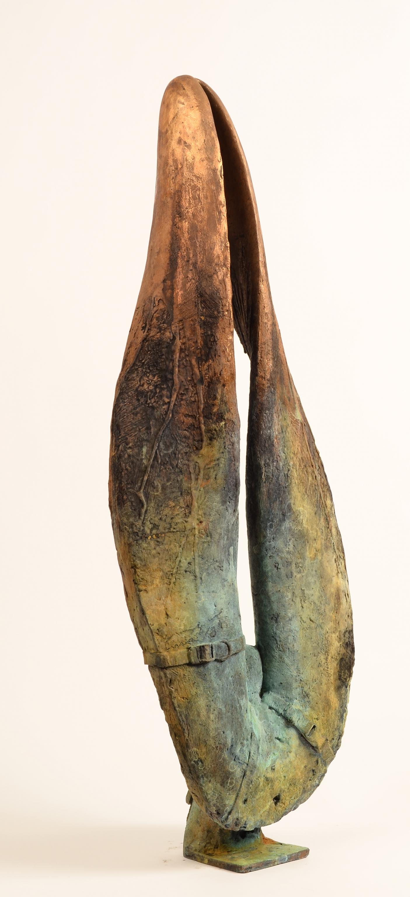 Helicoide II/3 - Figurative Sculpture Oro de Jesus Curia Perez