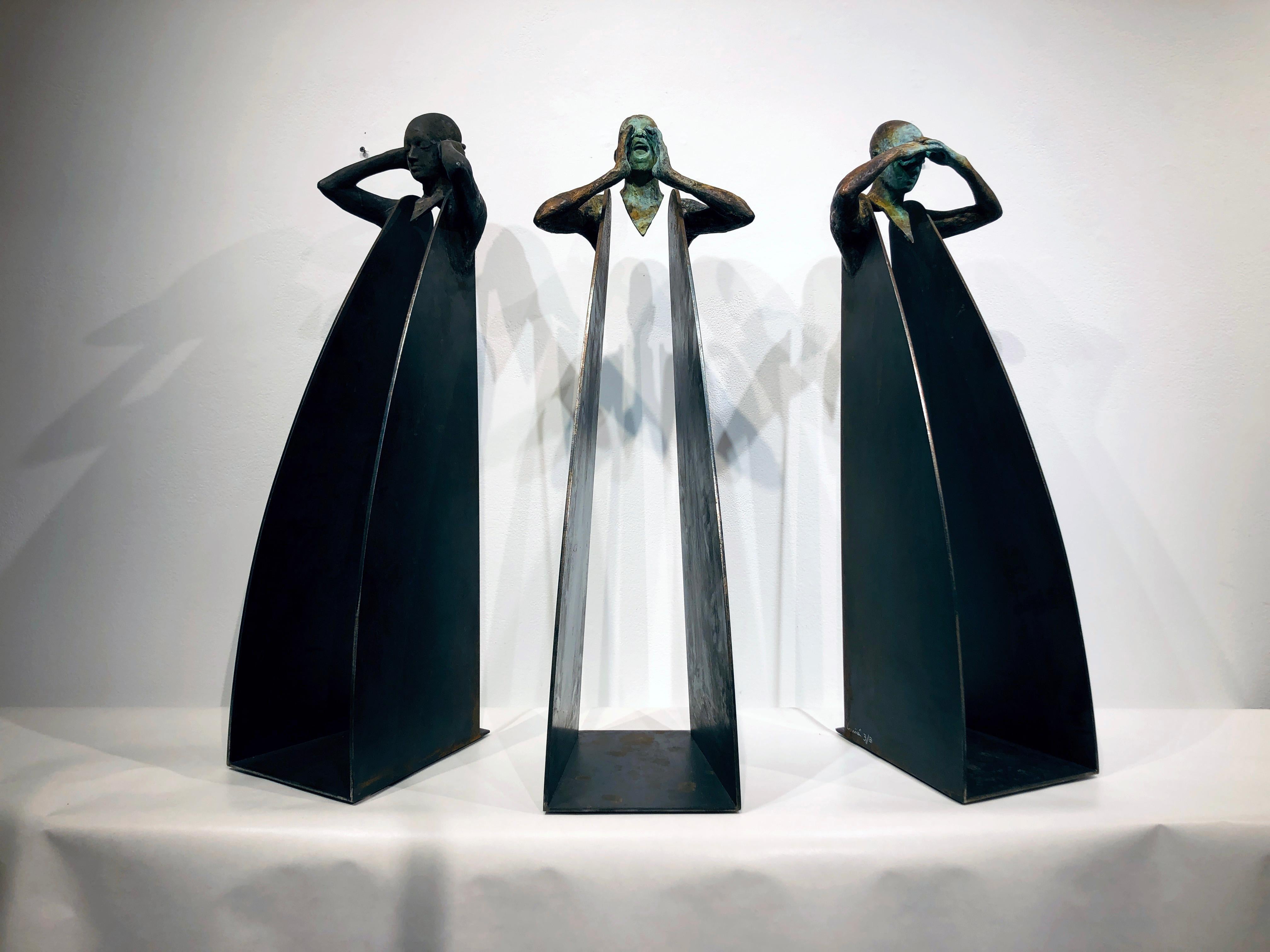 Horizonte Grito Sordo - Three Figural Contemporary Bronze and Steel Sculptures  6