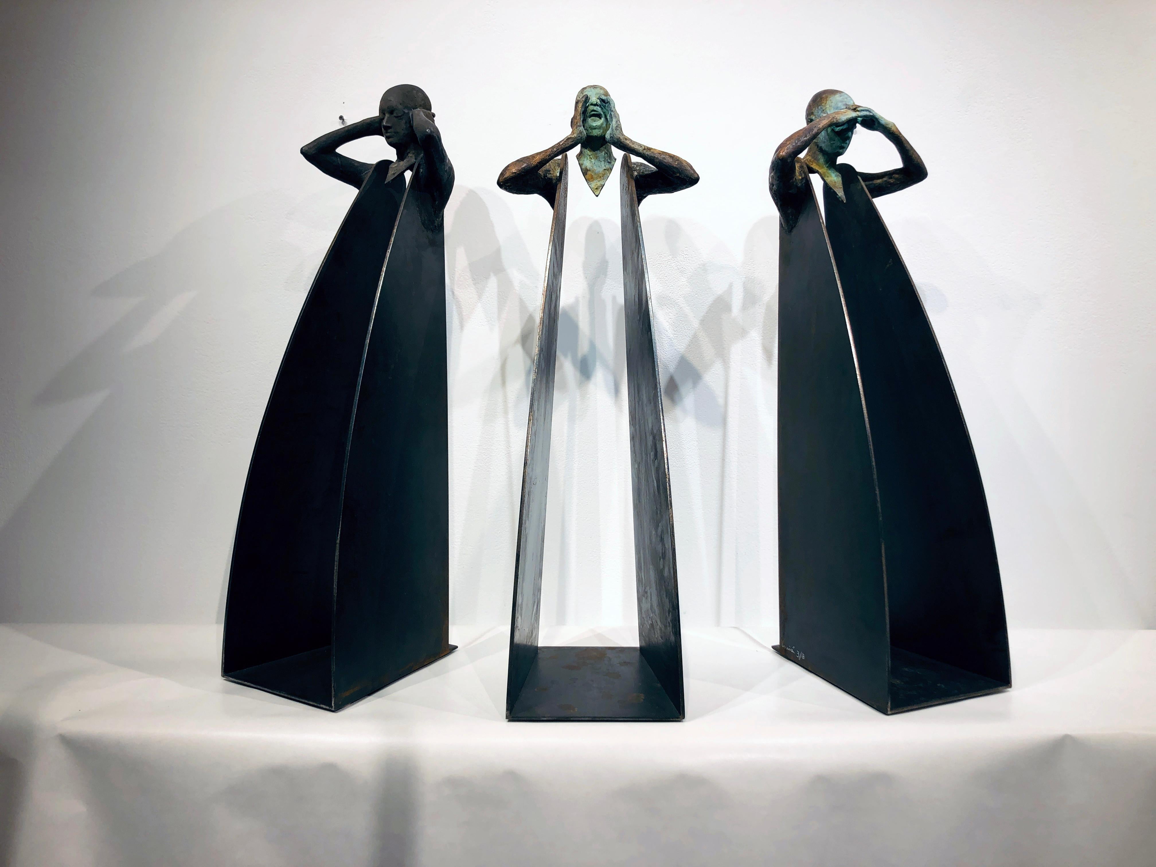 Horizonte Grito Sordo - Three Figural Contemporary Bronze and Steel Sculptures  7