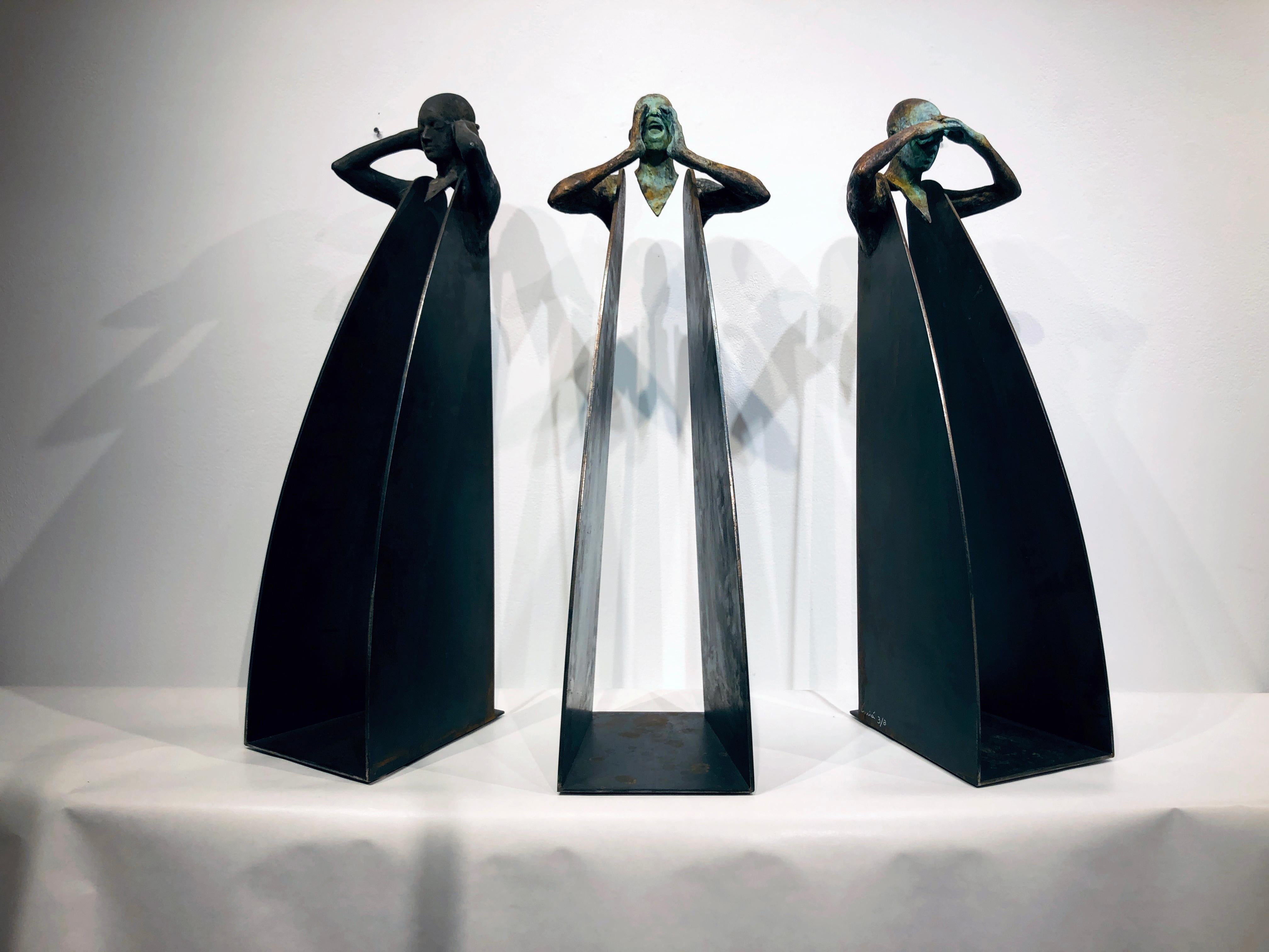Horizonte Grito Sordo - Three Figural Contemporary Bronze and Steel Sculptures  8