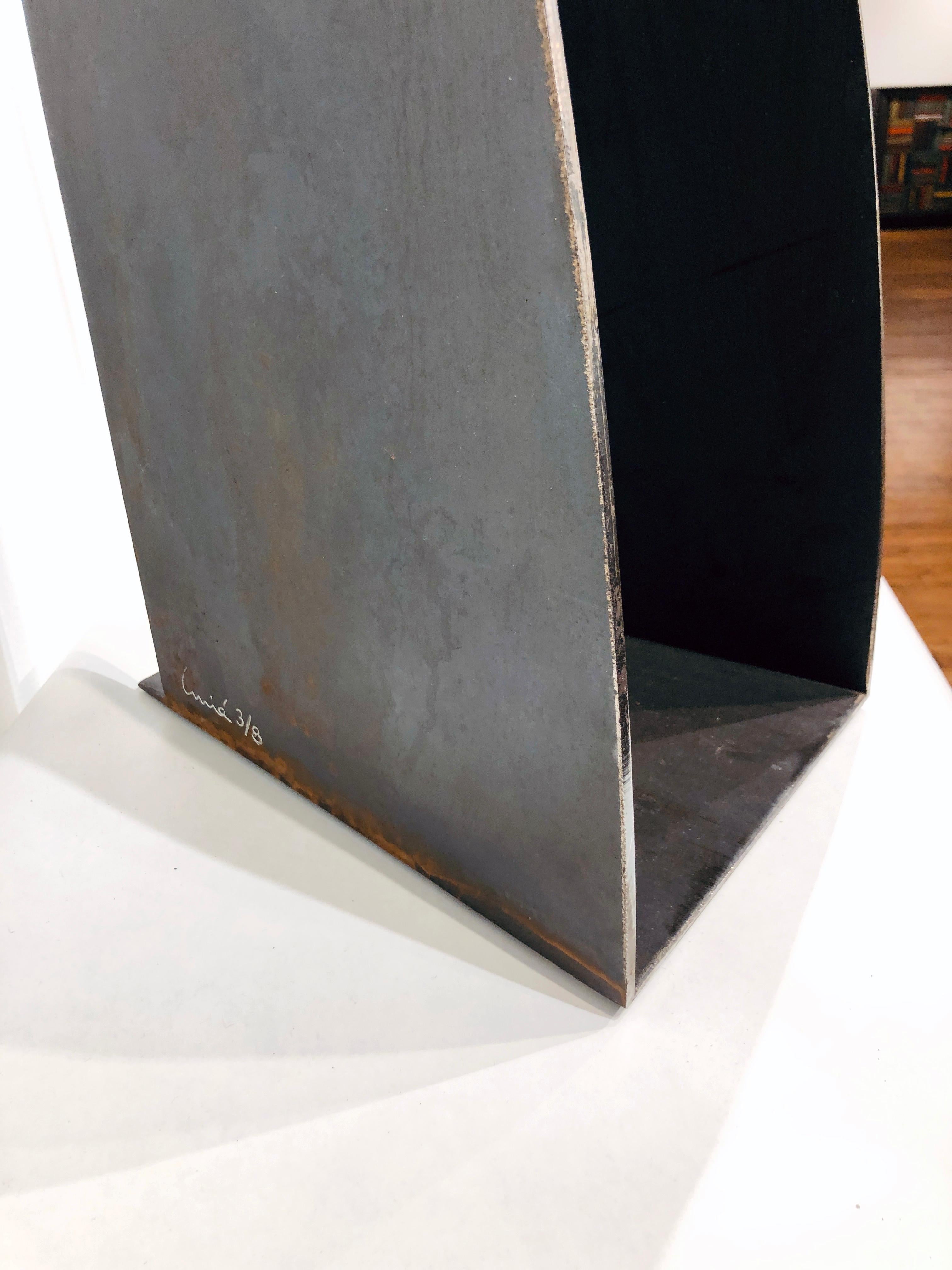 Horizonte Grito Sordo - Three Figural Contemporary Bronze and Steel Sculptures  9