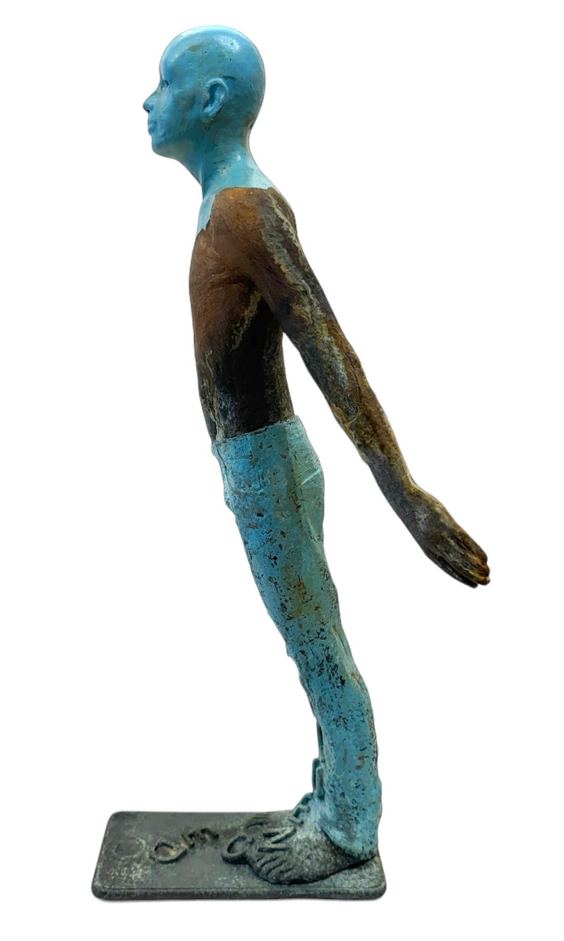 Influenza - Figura di bronzo a petto nudo che indossa jeans, patina di Verdigris 2