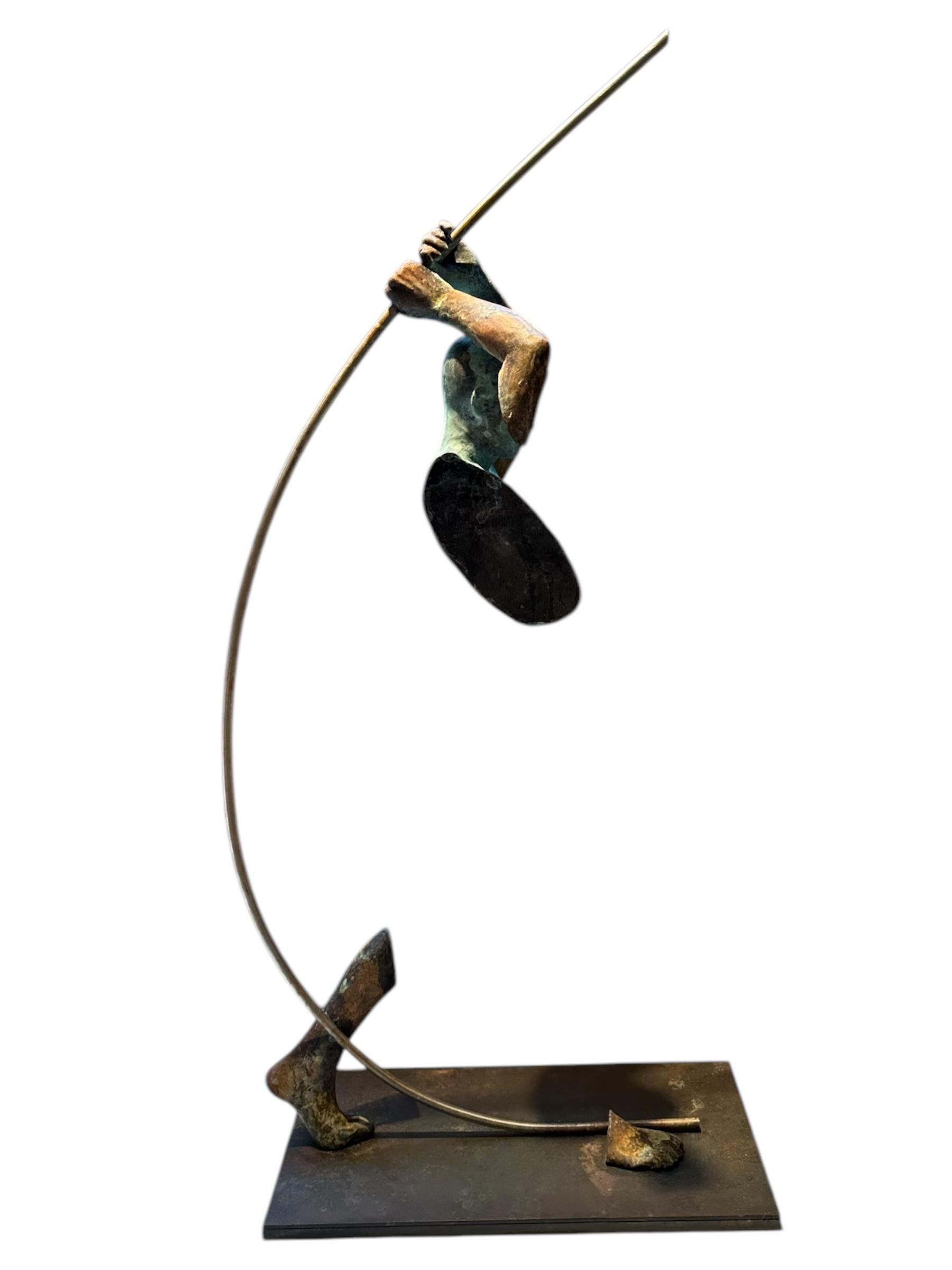 Kendo I - Figura in bronzo sospesa da un arco in acciaio inossidabile in vendita 2