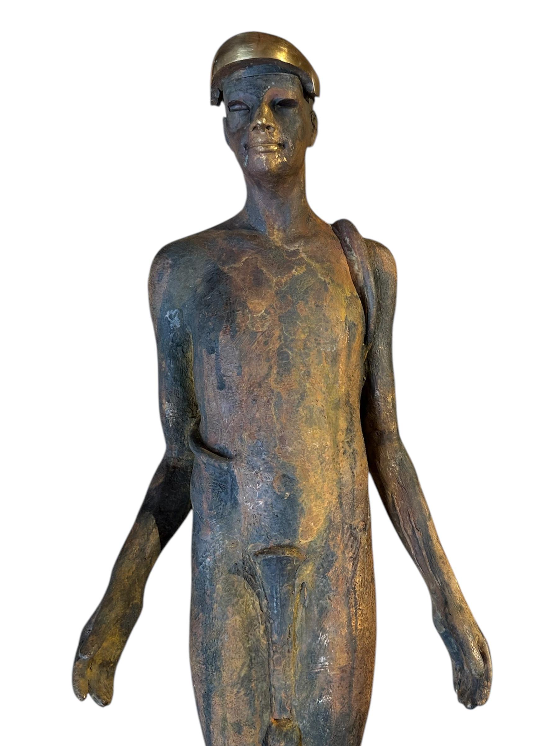 Serie Olimpo Vulcano – Bronzeskulptur des mythologischen Feuer Gottes (Gold), Figurative Sculpture, von Jesus Curia Perez