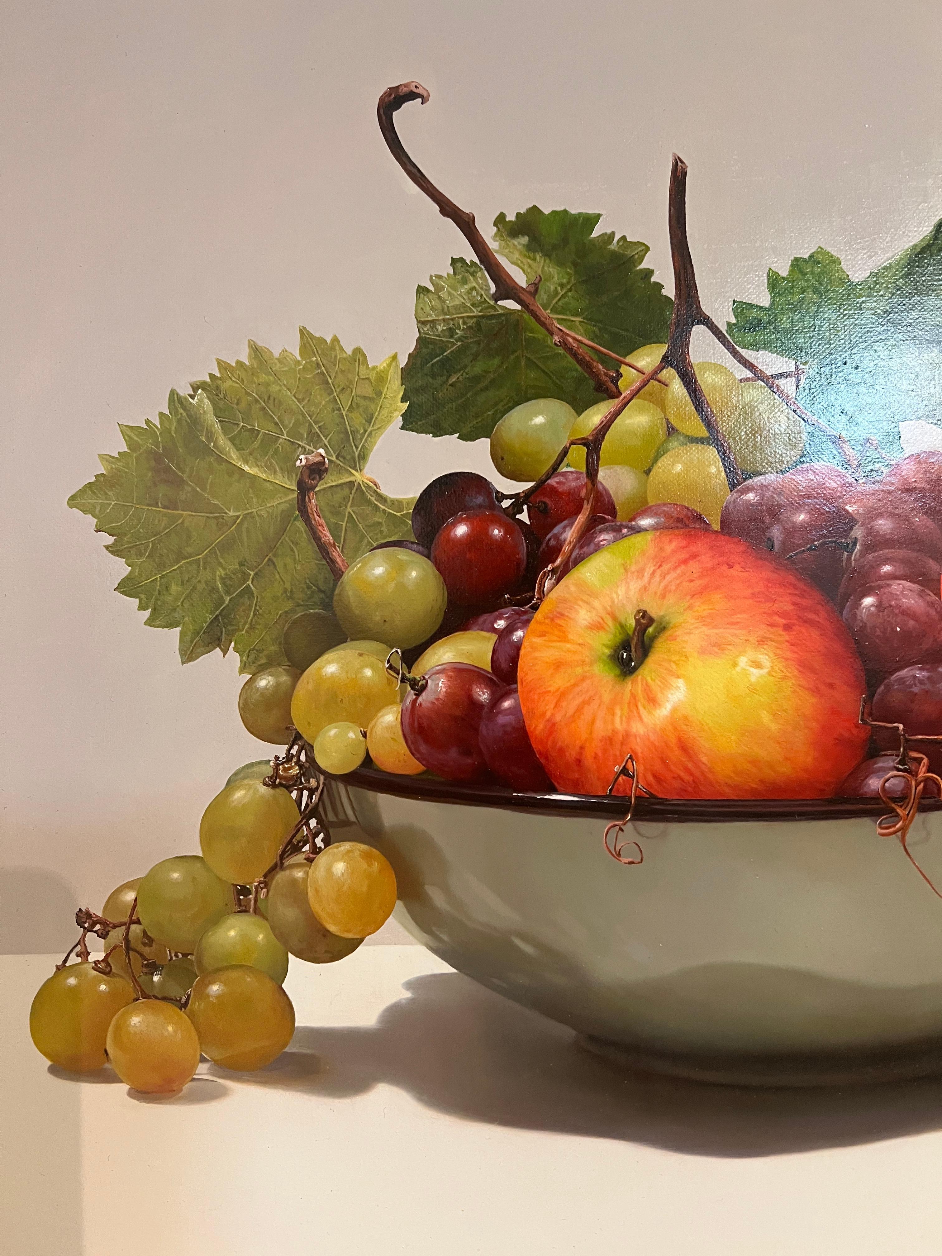 Fruit divin - Beige Still-Life Painting par Jesus Navarro