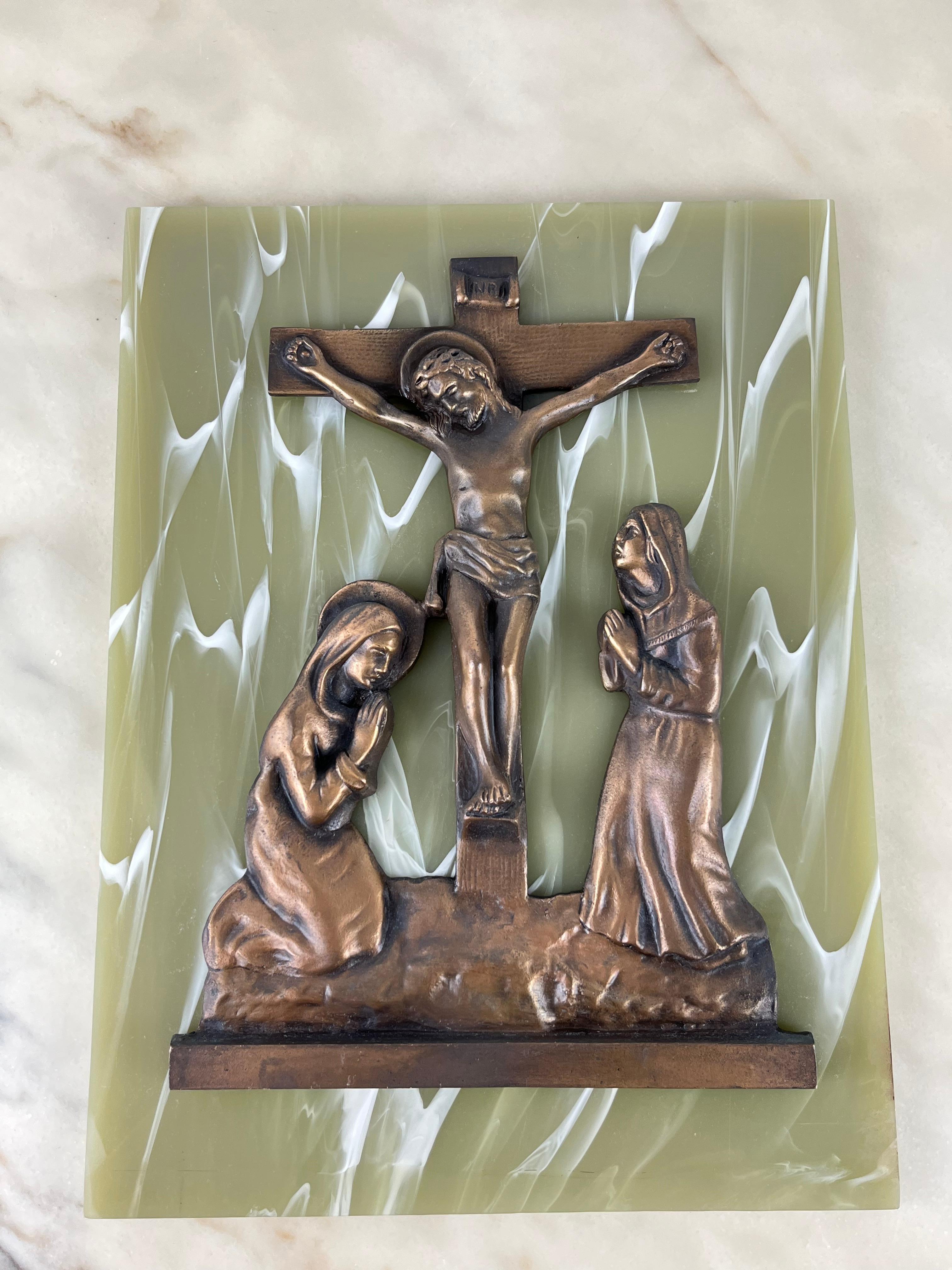 Jesus am Kreuz, Bronze auf Plexiglas, Italien, 1970er Jahre  im Angebot 4