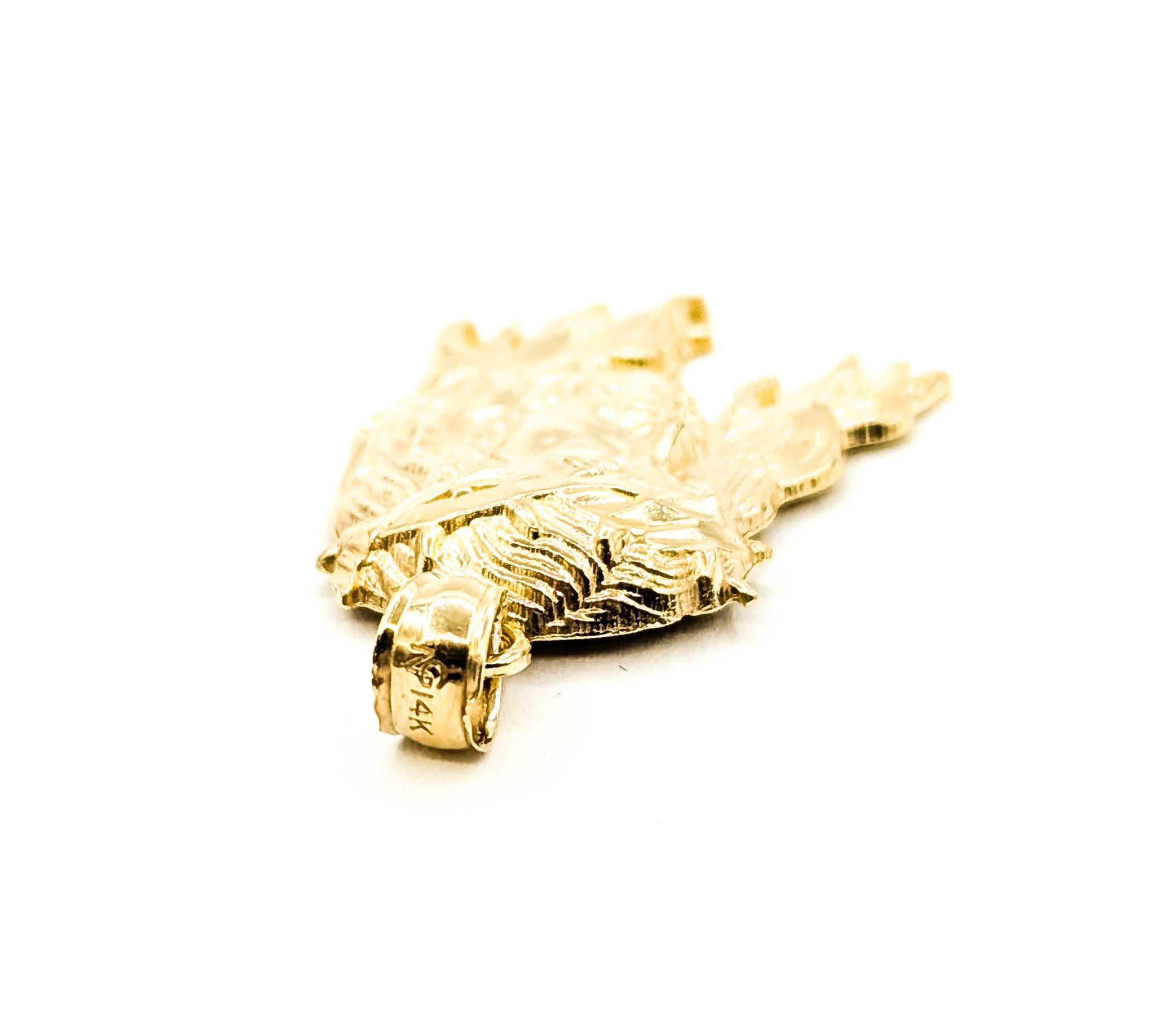 Ciondolo Gesù con corona di spine in oro giallo 14k In condizioni ottime in vendita a Bloomington, MN