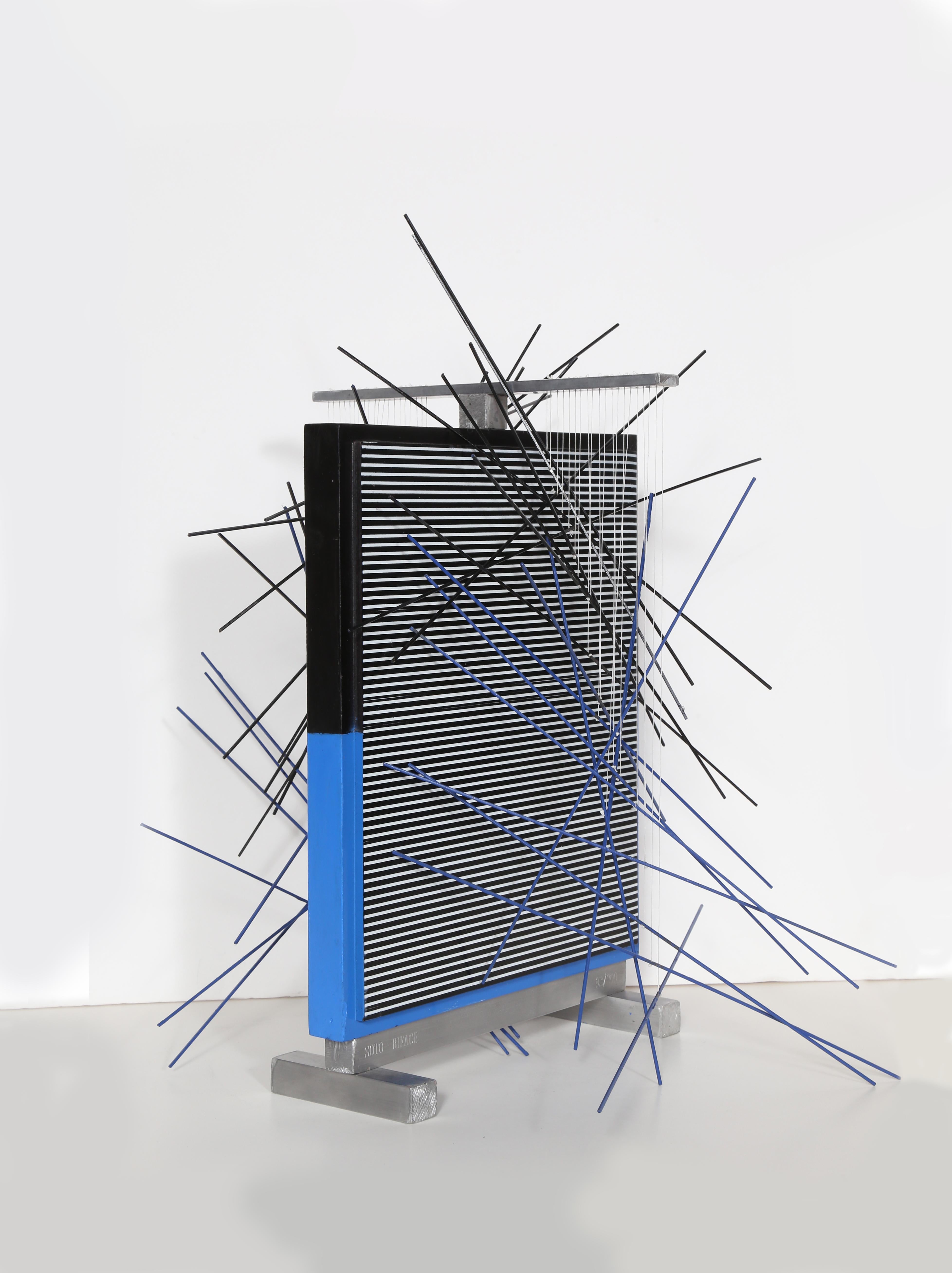 Biface, Mixed Media Kinetische Op-Art-Skulptur von Jesus Rafael Soto im Angebot 1