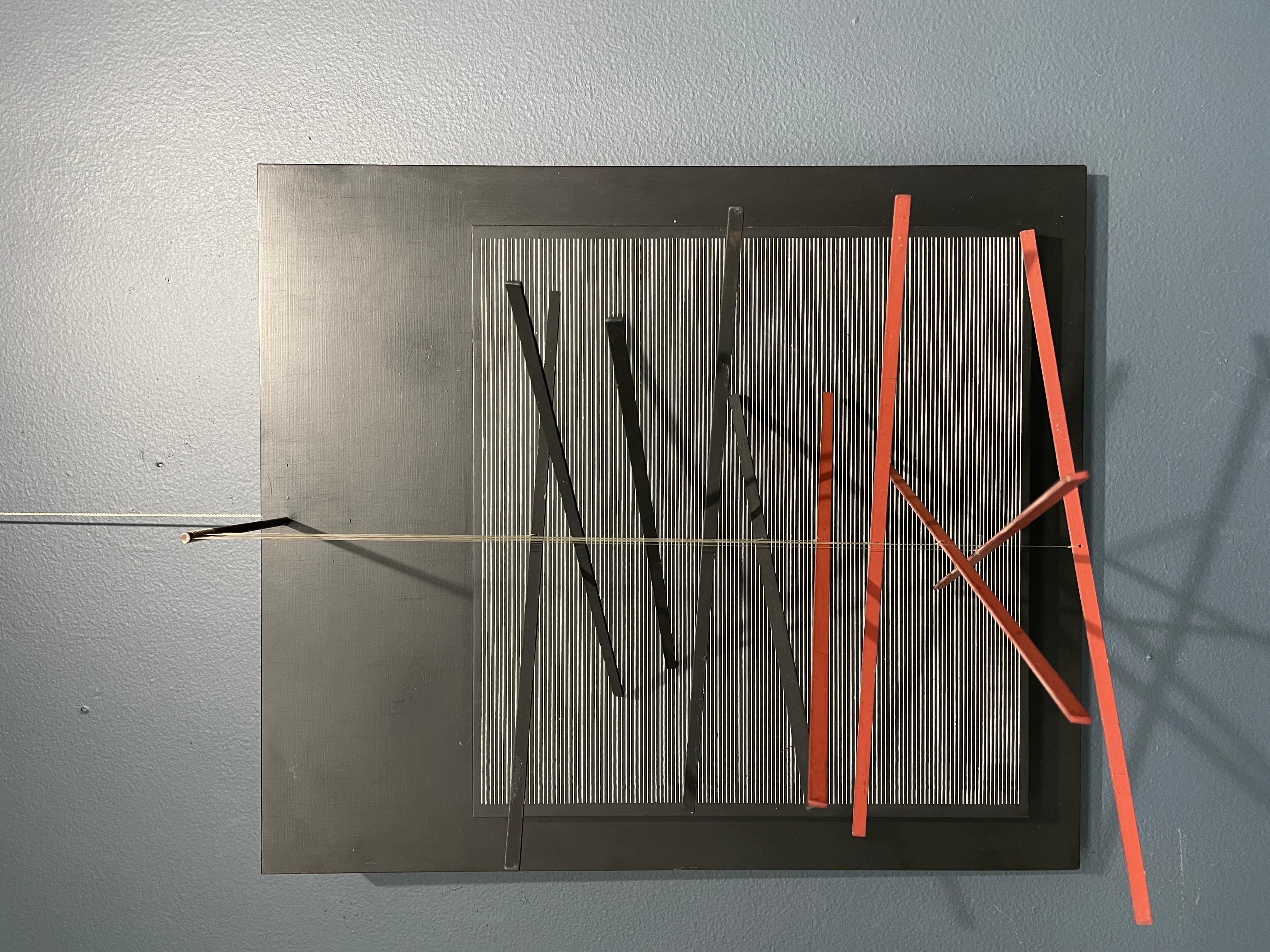 Petite Vibration Brique et Noir - Sculpture by Jesús Rafael Soto 