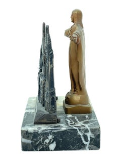 Jesus Statue at Sacré-cœur Basilica Souvenir Building Paperweight Desktop Statue