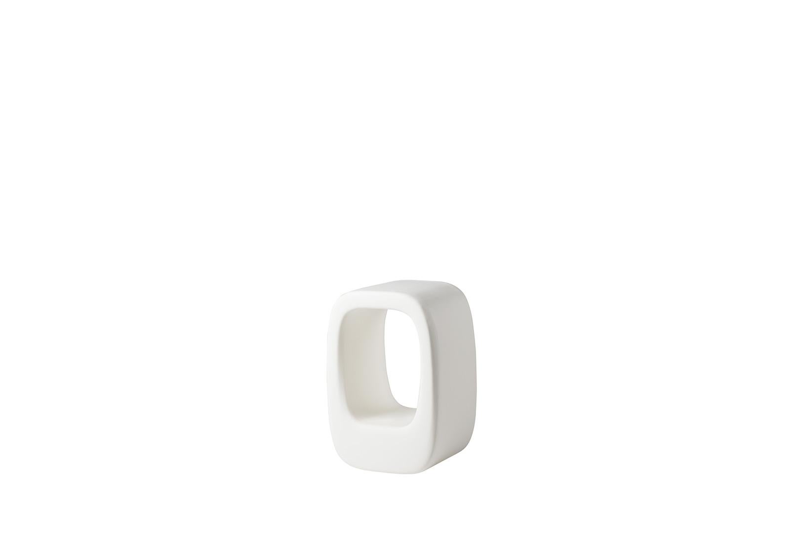 Tabouret haut Lazy Bones noir de jais par Barnaby Gunning en vente 5