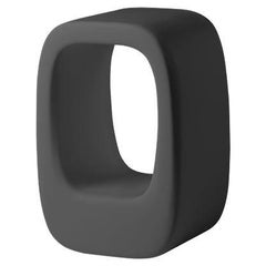 Sgabello alto Jet Black Lazy Bones di Barnaby Gunning