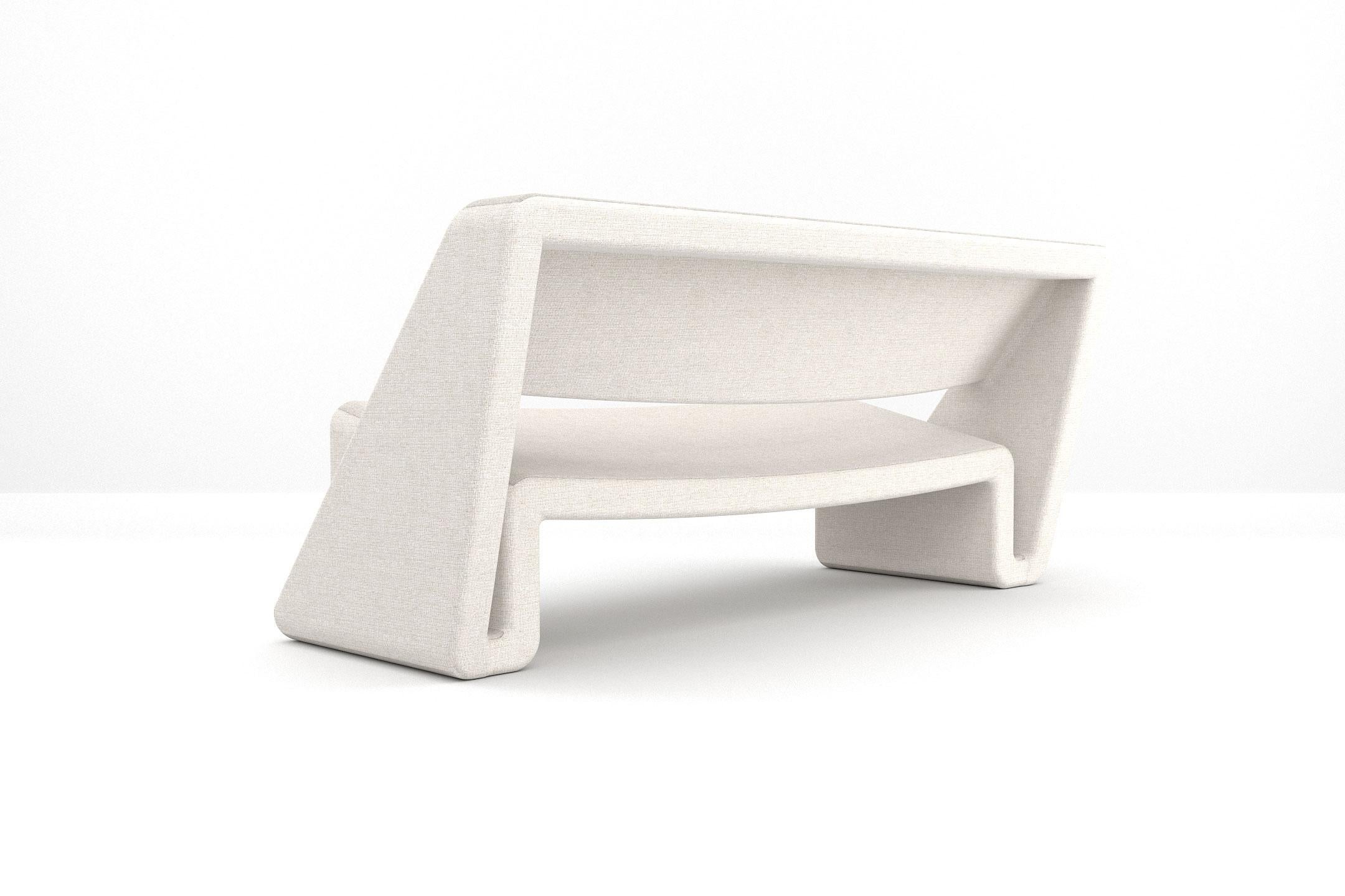 Jet Sofa - Modernes handgefertigtes zweisitziges Sofa mit weißem Stoff gepolstert (Handgefertigt) im Angebot
