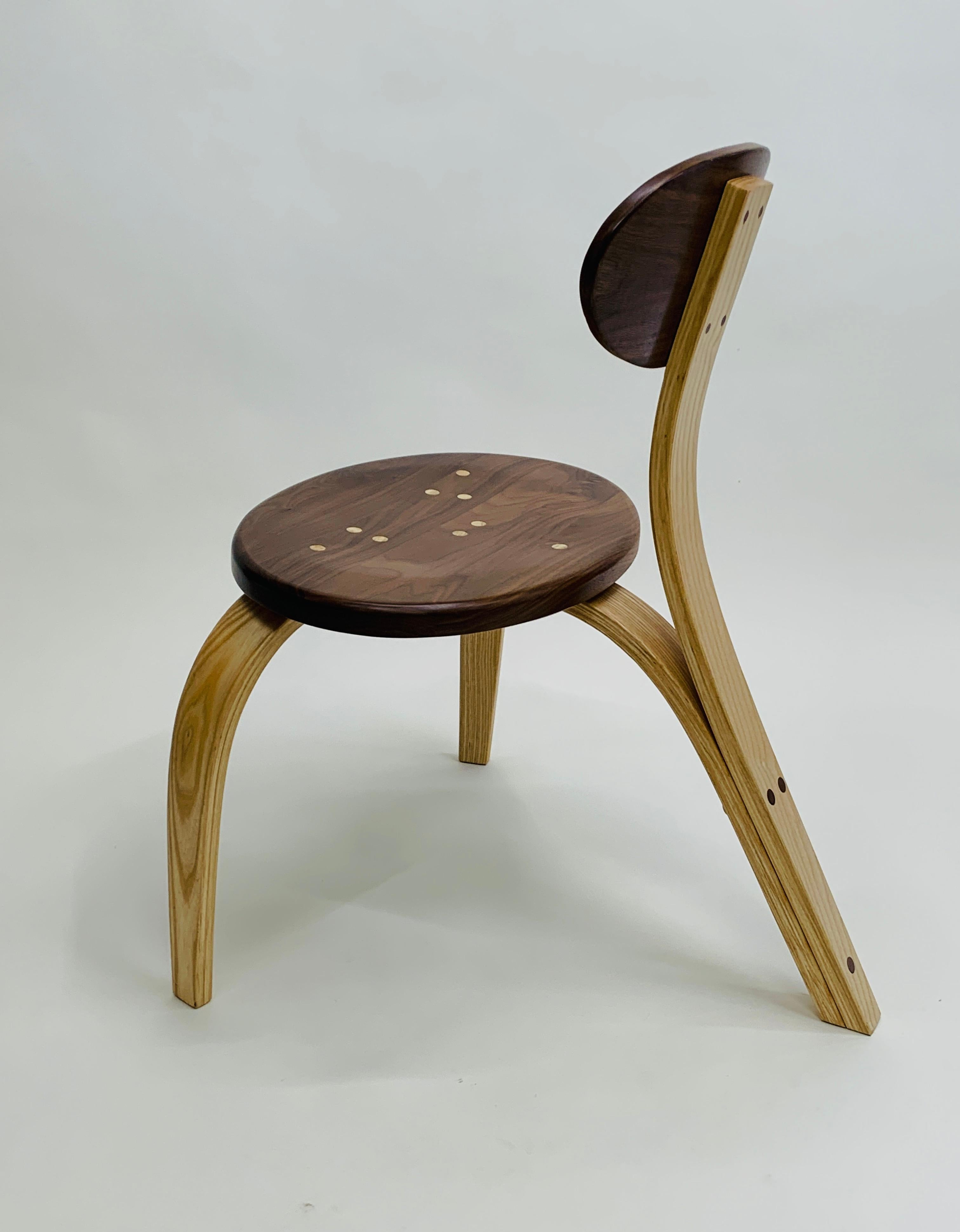 Legno massiccio Sedia da pranzo retrò futurista Jetsons in noce e frassino in vendita