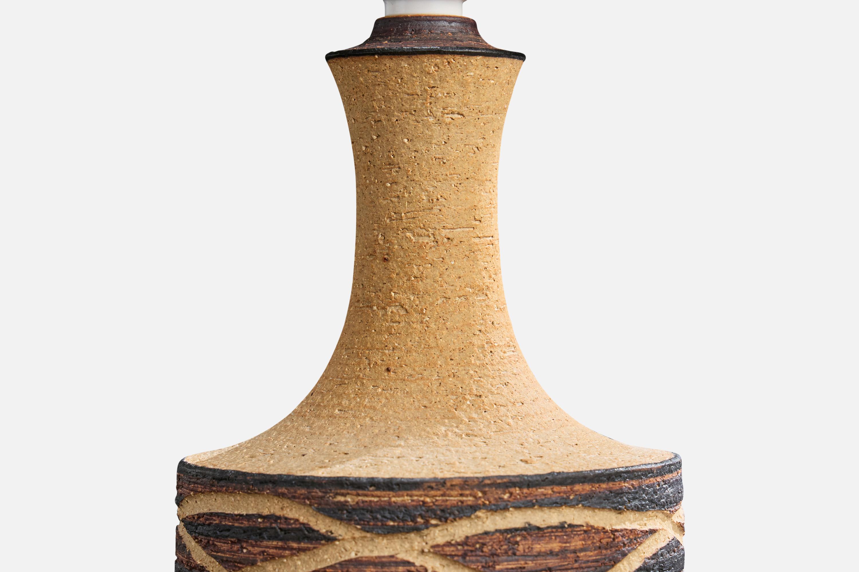 Jette Hellerøe, Lámpara de sobremesa, Cerámica, Dinamarca, Década de 1960 mediados del siglo XX en venta