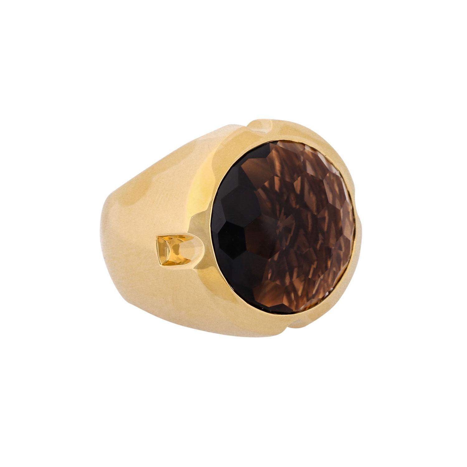 GG 18K, 22,7 g, B: ca. 2,2 cm, RW: 54, 20. Jahrhundert, leichte Gebrauchsspuren.
