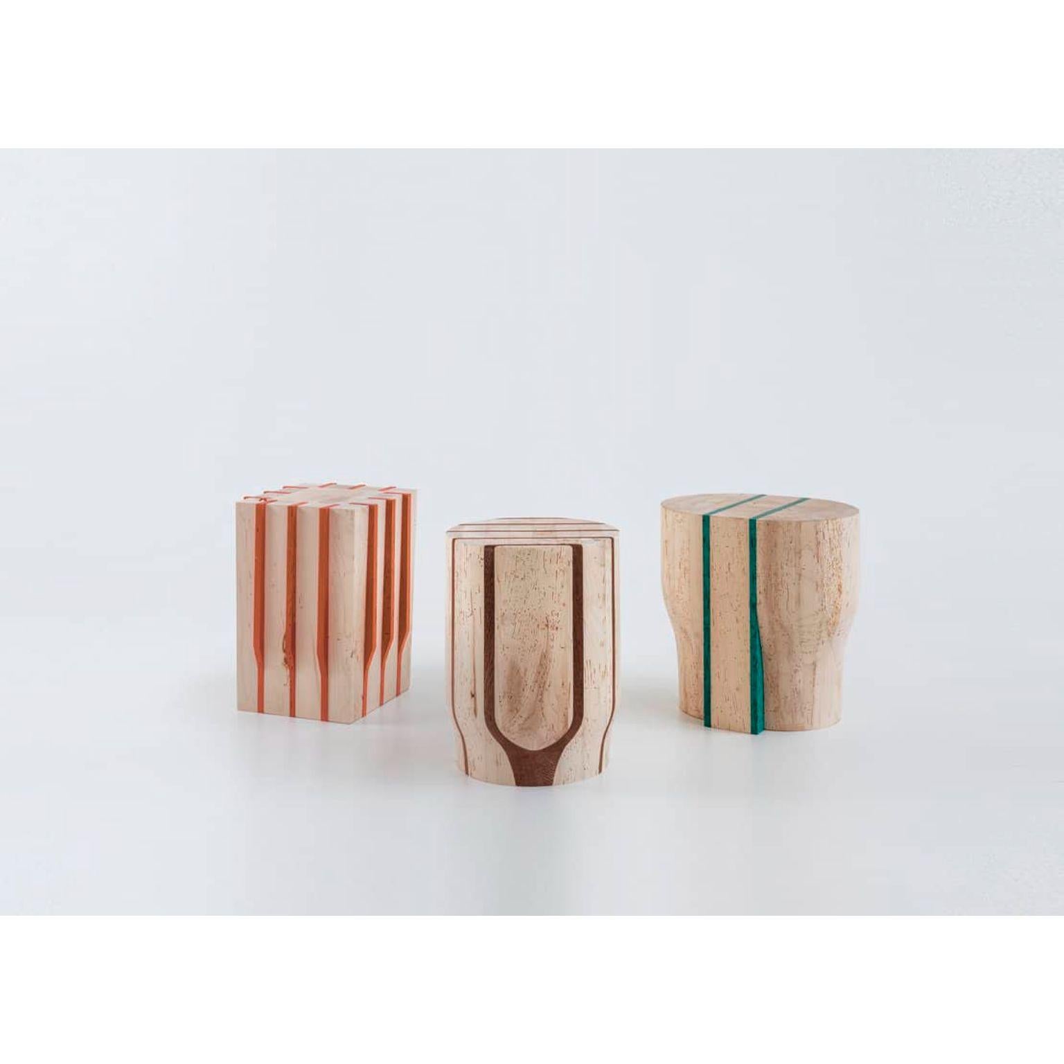 Orangefarbener Hocker Jeunesse von Secondome Edizioni und Studio F (Italienisch) im Angebot