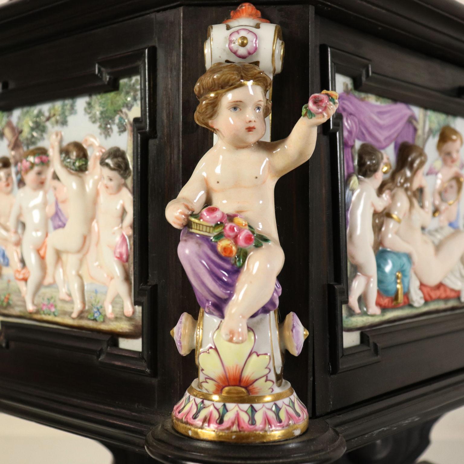 Jewel Box Ebony Capodimonte Ceramic, Italy, Second Half of the 1800s 4