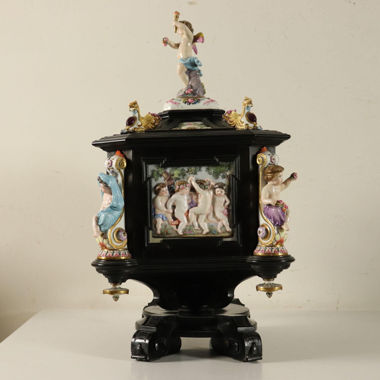 Jewel Box Ebony Capodimonte Ceramic, Italy, Second Half of the 1800s 8