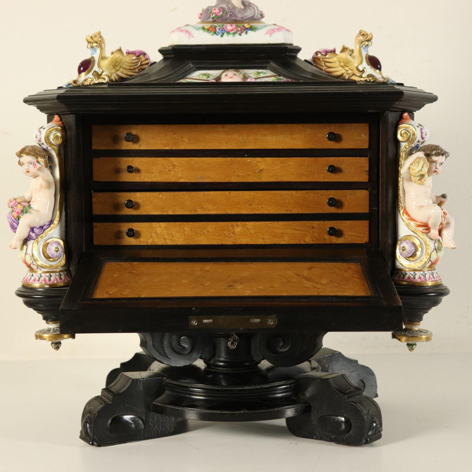 Other Jewel Box Ebony Capodimonte Ceramic, Italy, Second Half of the 1800s
